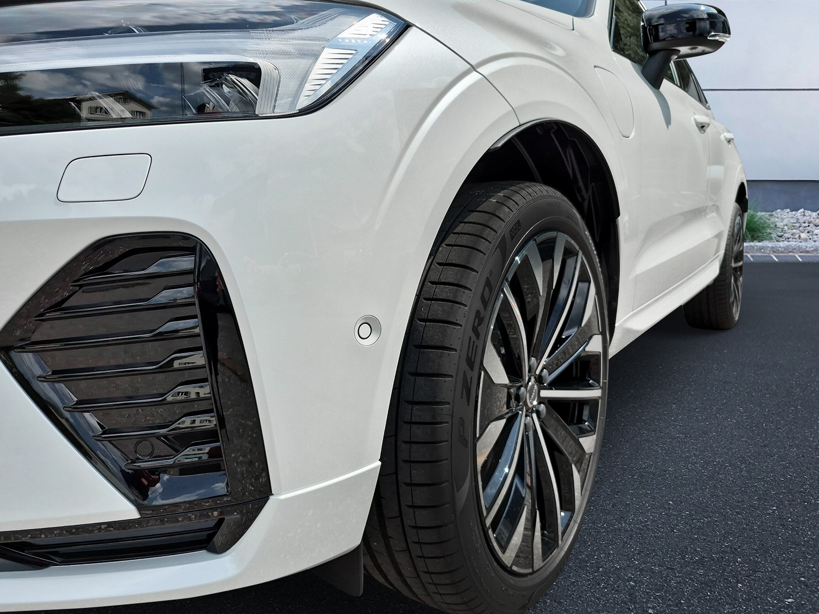VOLVO XC60 2.0 T6 TE Ultra Dark eAWD-image-8