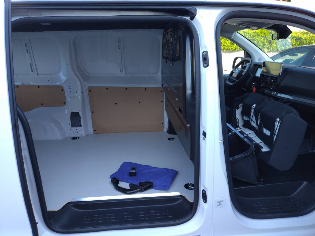 OPEL Vivaro Cargo 3.1 t M 2.0 D 144 PS S/S-image-9