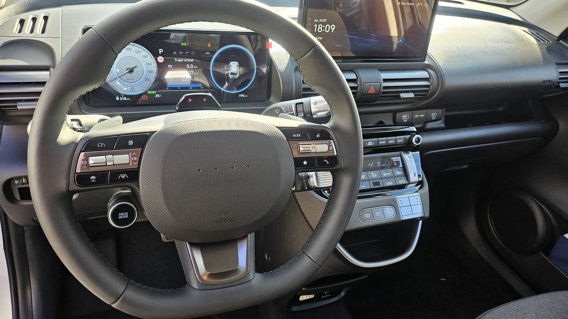 HYUNDAI Inster 49kWh Amplia-image-5