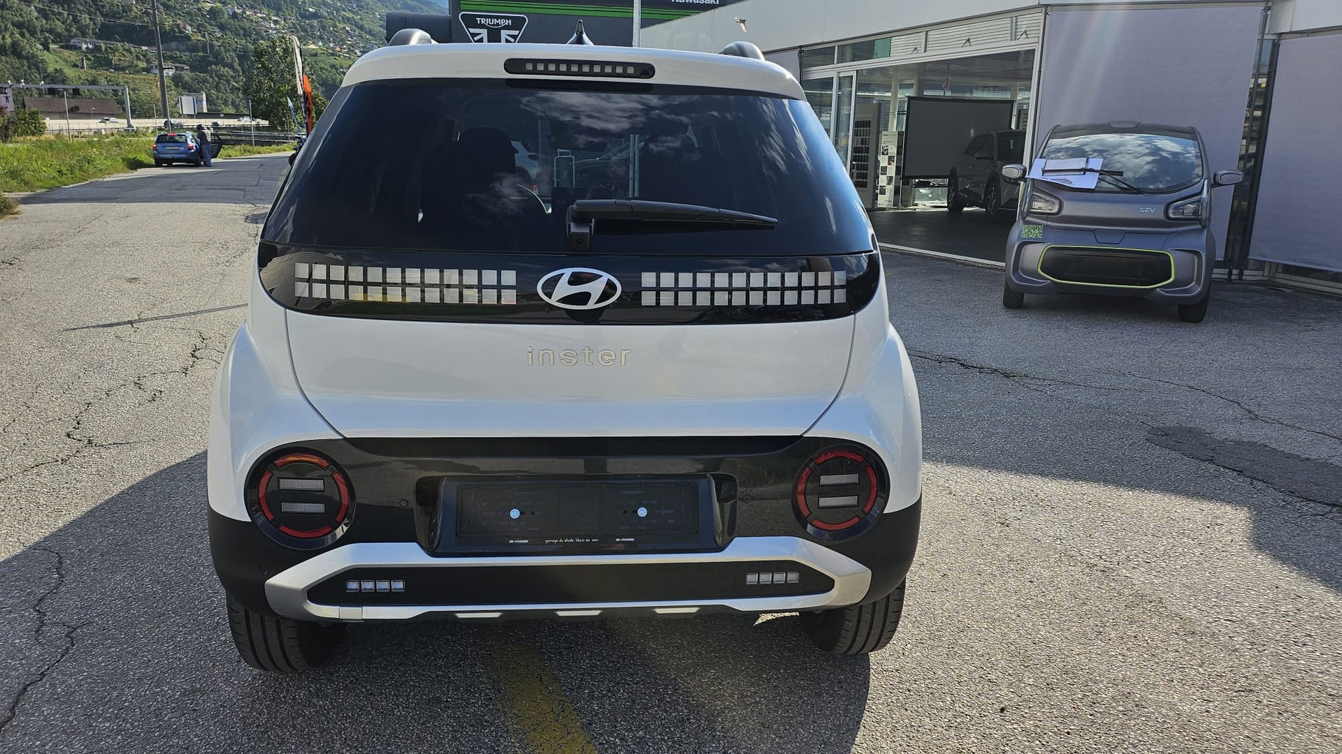 HYUNDAI Inster 49kWh Amplia-image-3