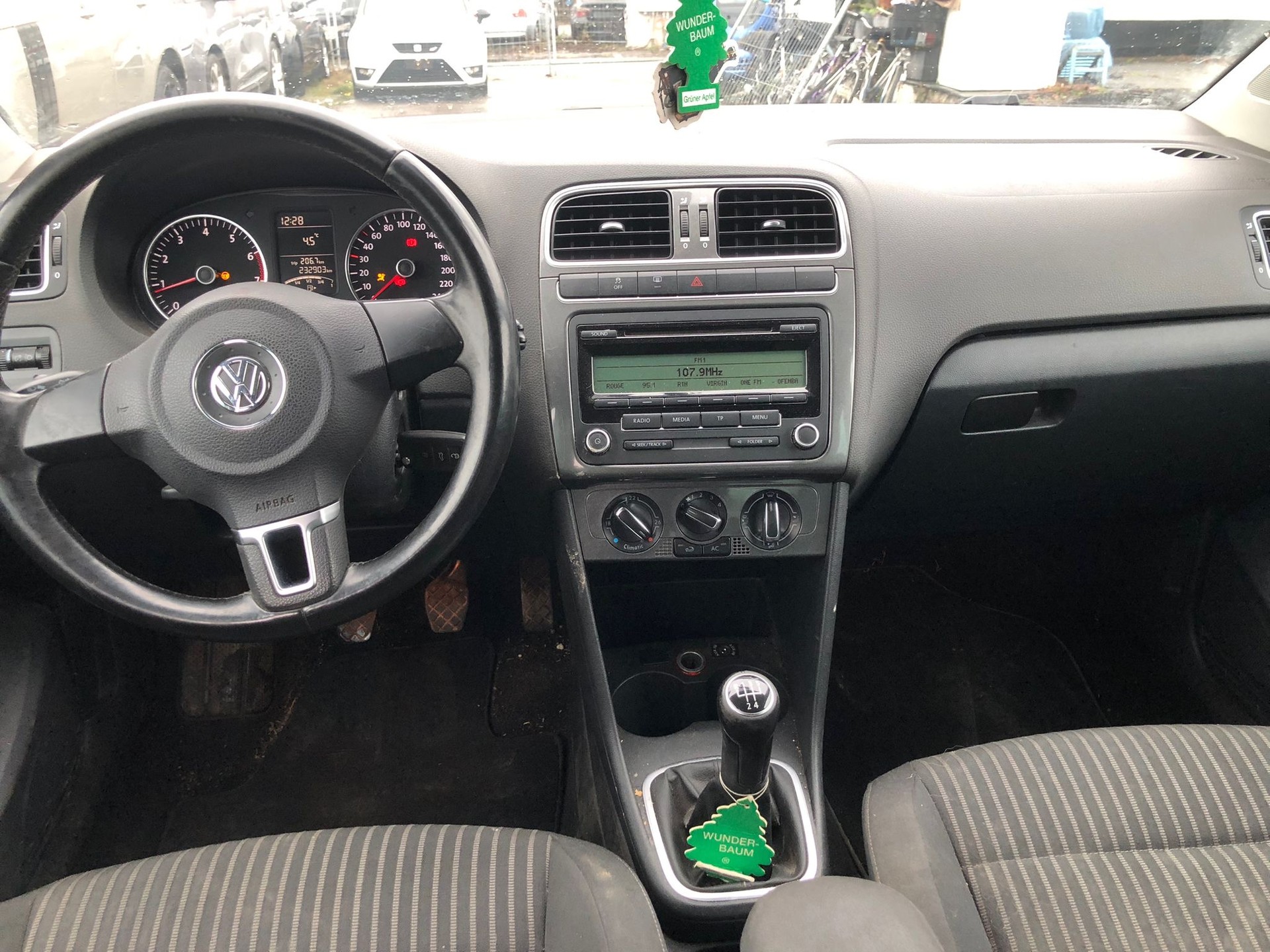 VW Polo 1.4 16V Comfortline-image-11