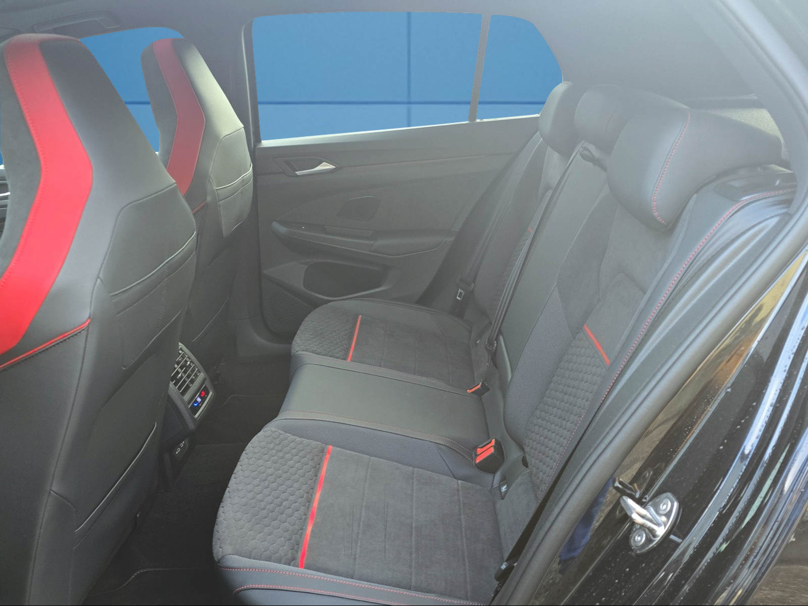 VW Golf 8.1 GTI Clubsport DSG mit KW-Clubsport-Gewindefahrwerk-Neupreis: CHF 70'000-image-10