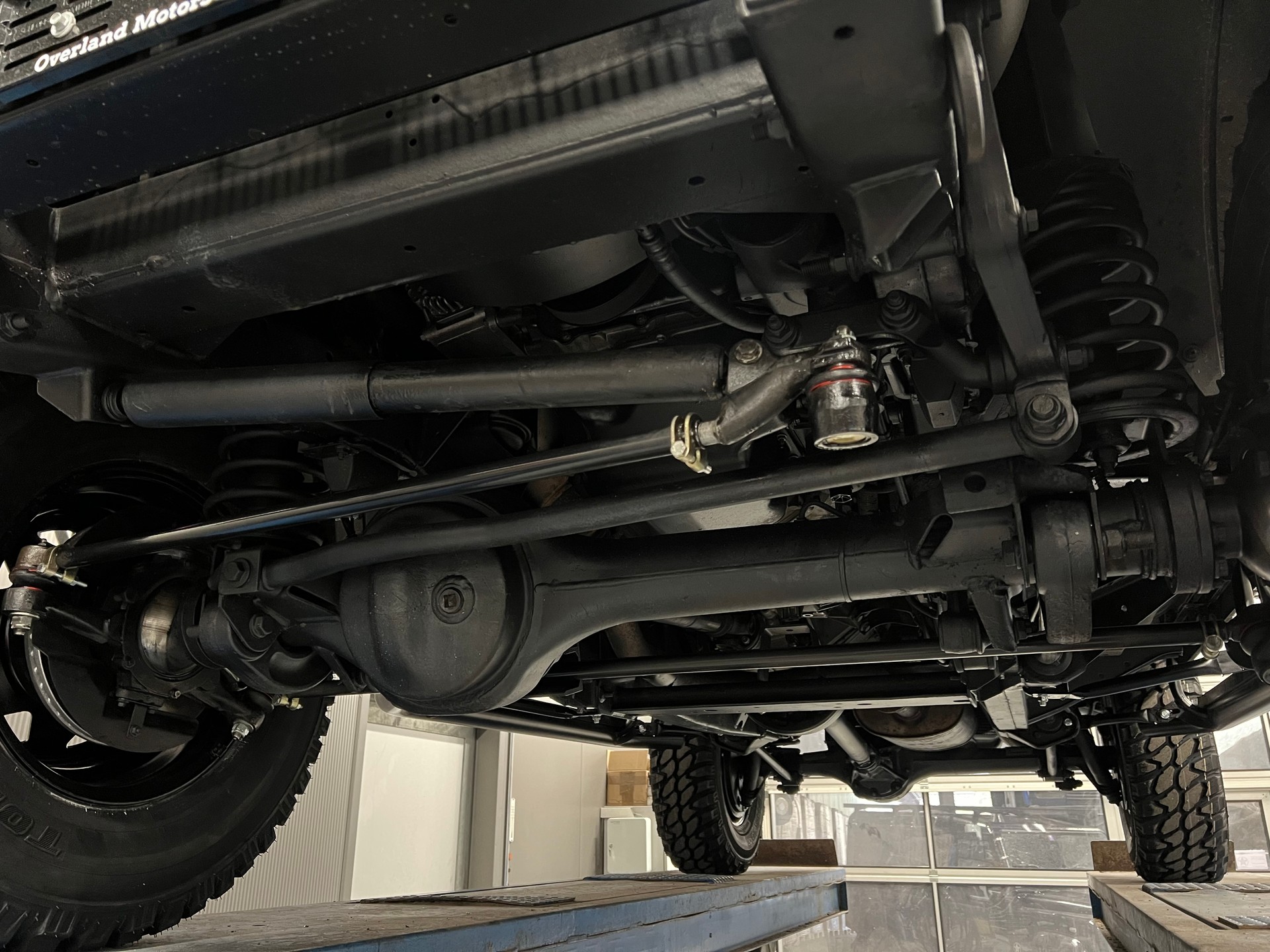 LAND ROVER Defender 110 SW 2.4Tdc Black Pearl-image-14