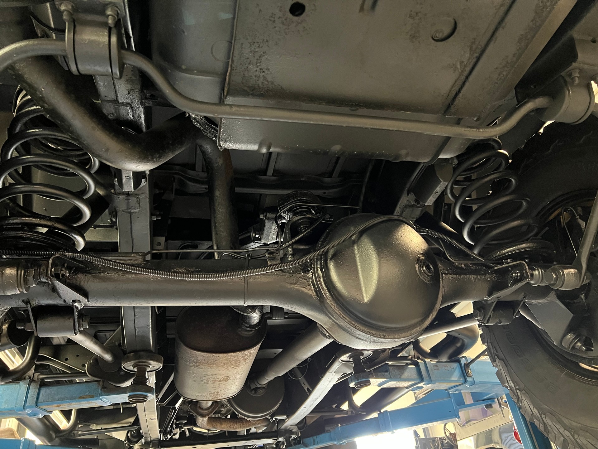 LAND ROVER Defender 110 SW 2.4Tdc Black Pearl-image-13