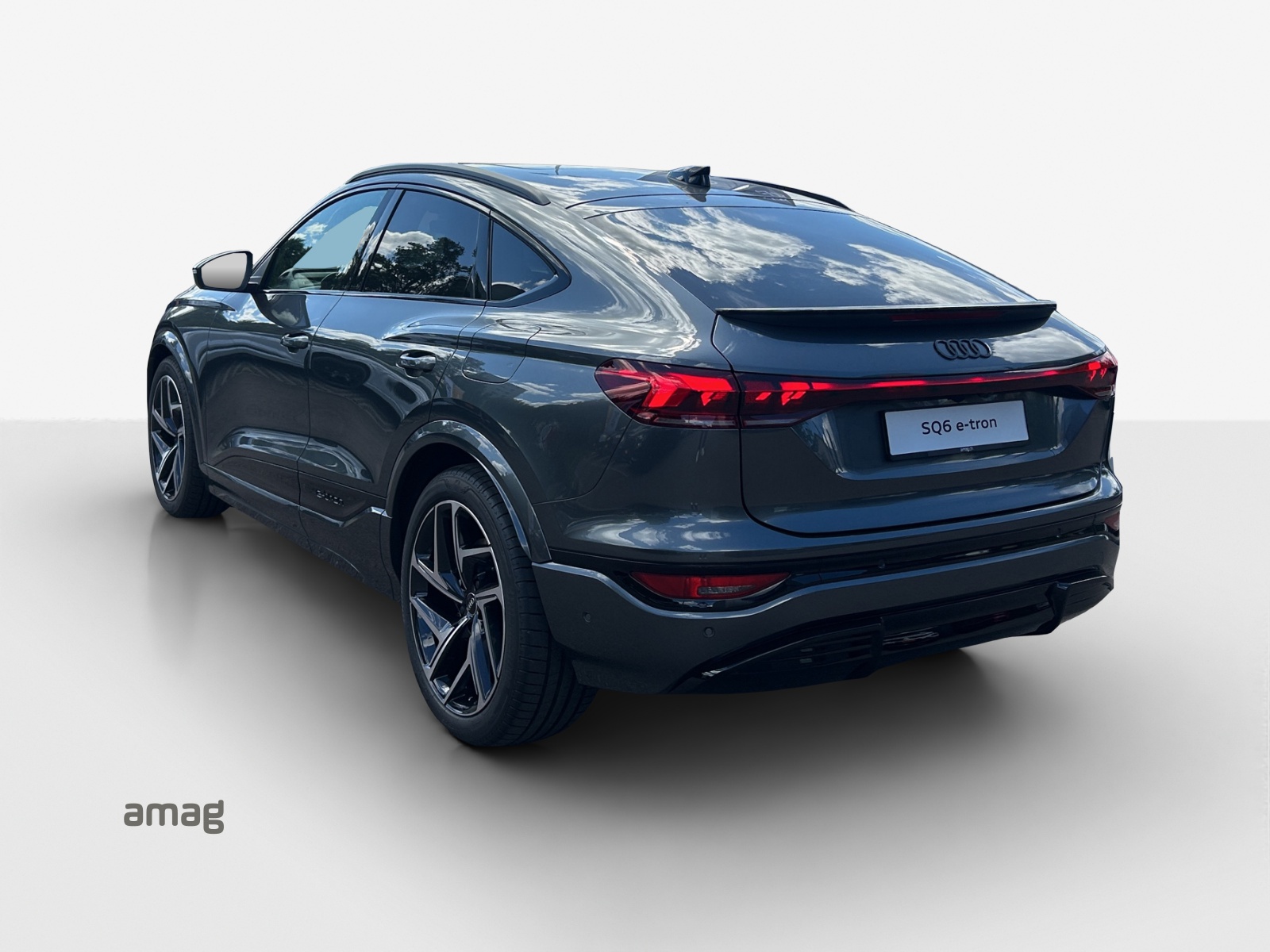 AUDI SQ6 Sportback e-tron quattro-showroom-element-3