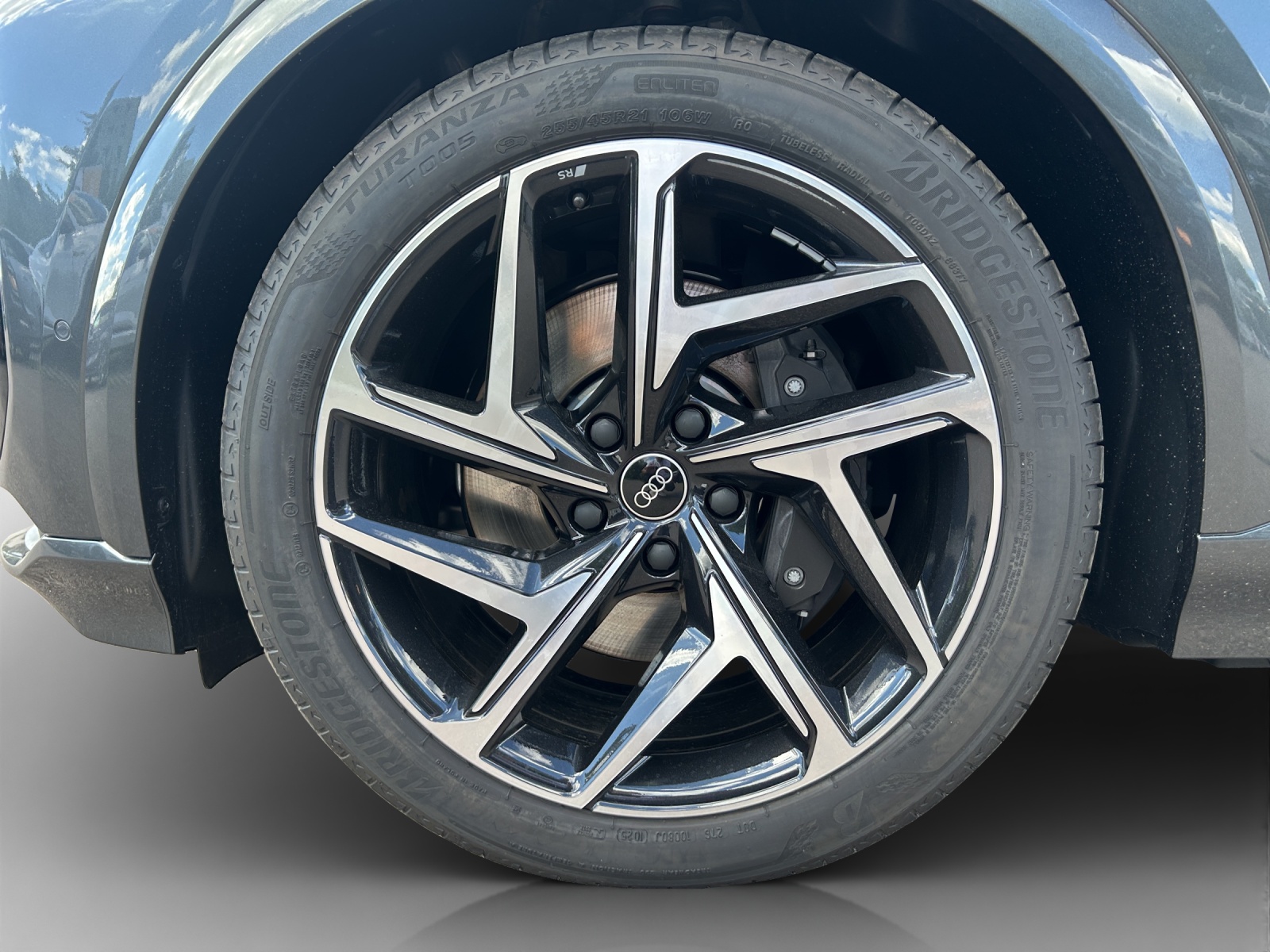 AUDI SQ6 Sportback e-tron quattro-image-13