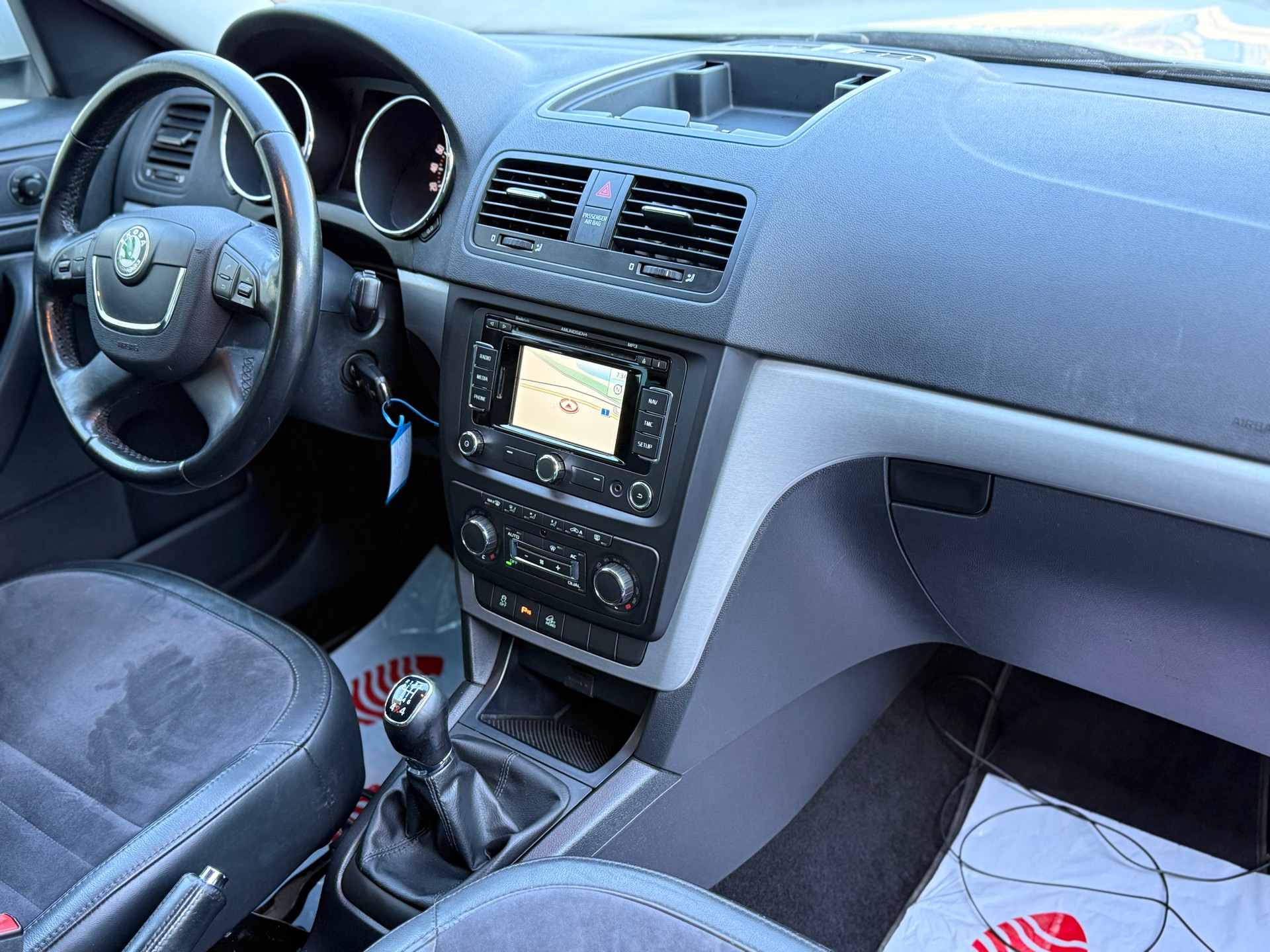 SKODA Yeti 1.8 TSI Elegance 4x4-image-13