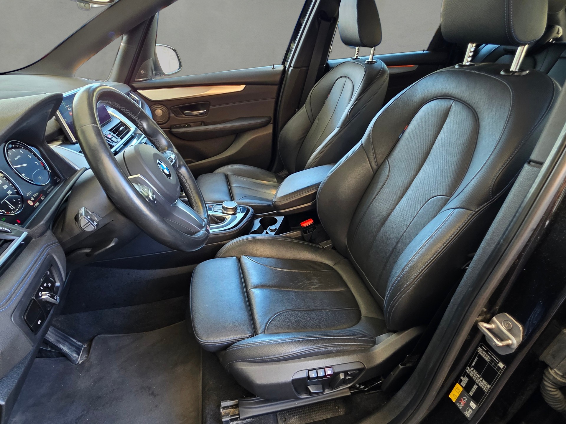 BMW 225xe iPerformance Active Tourer Steptronic M Sport-image-12