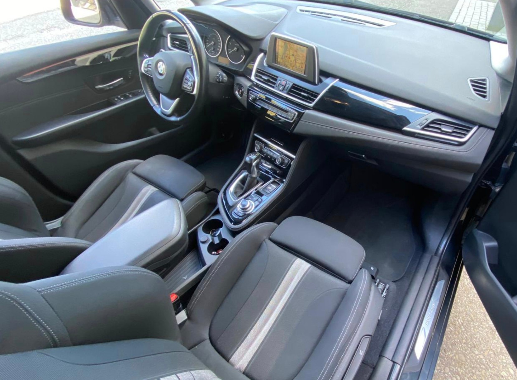 BMW 218d Active Tourer Steptronic-image-10