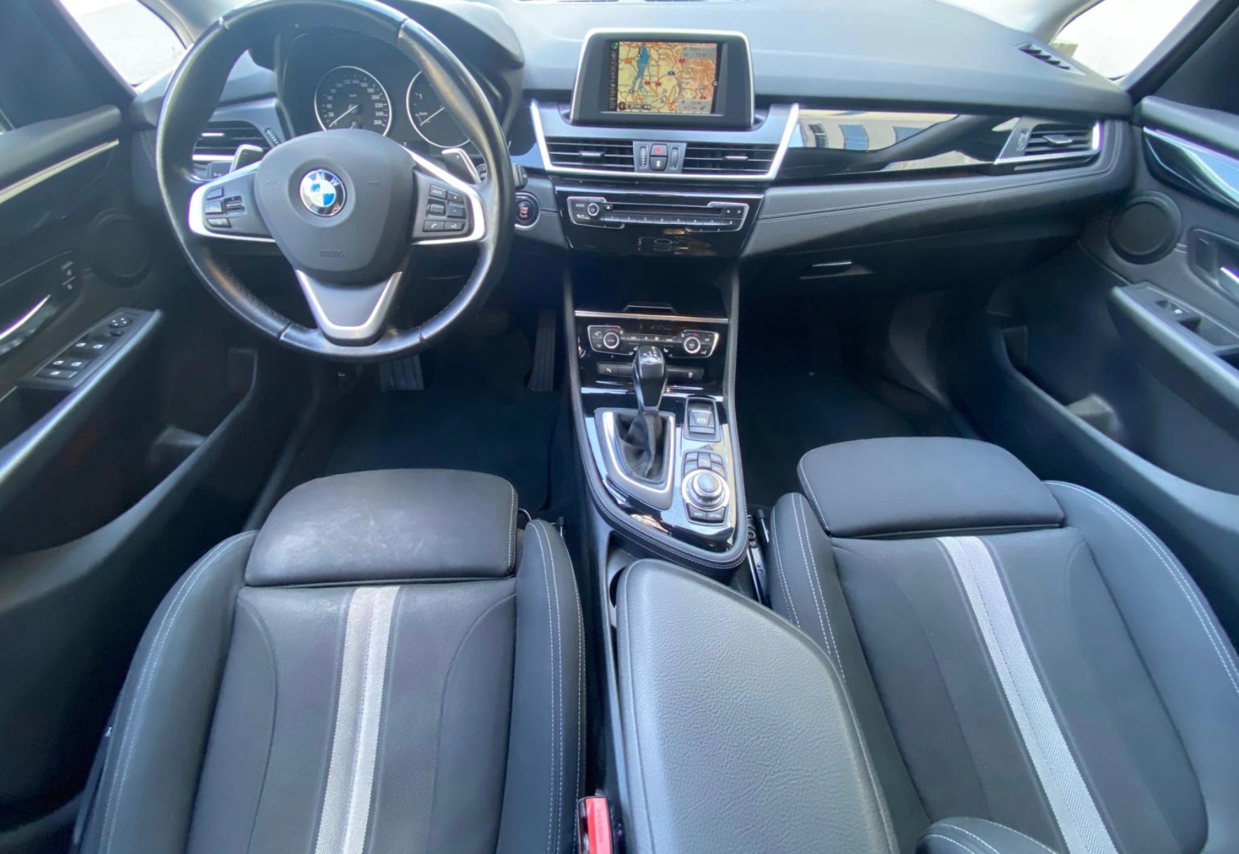 BMW 218d Active Tourer Steptronic-image-7