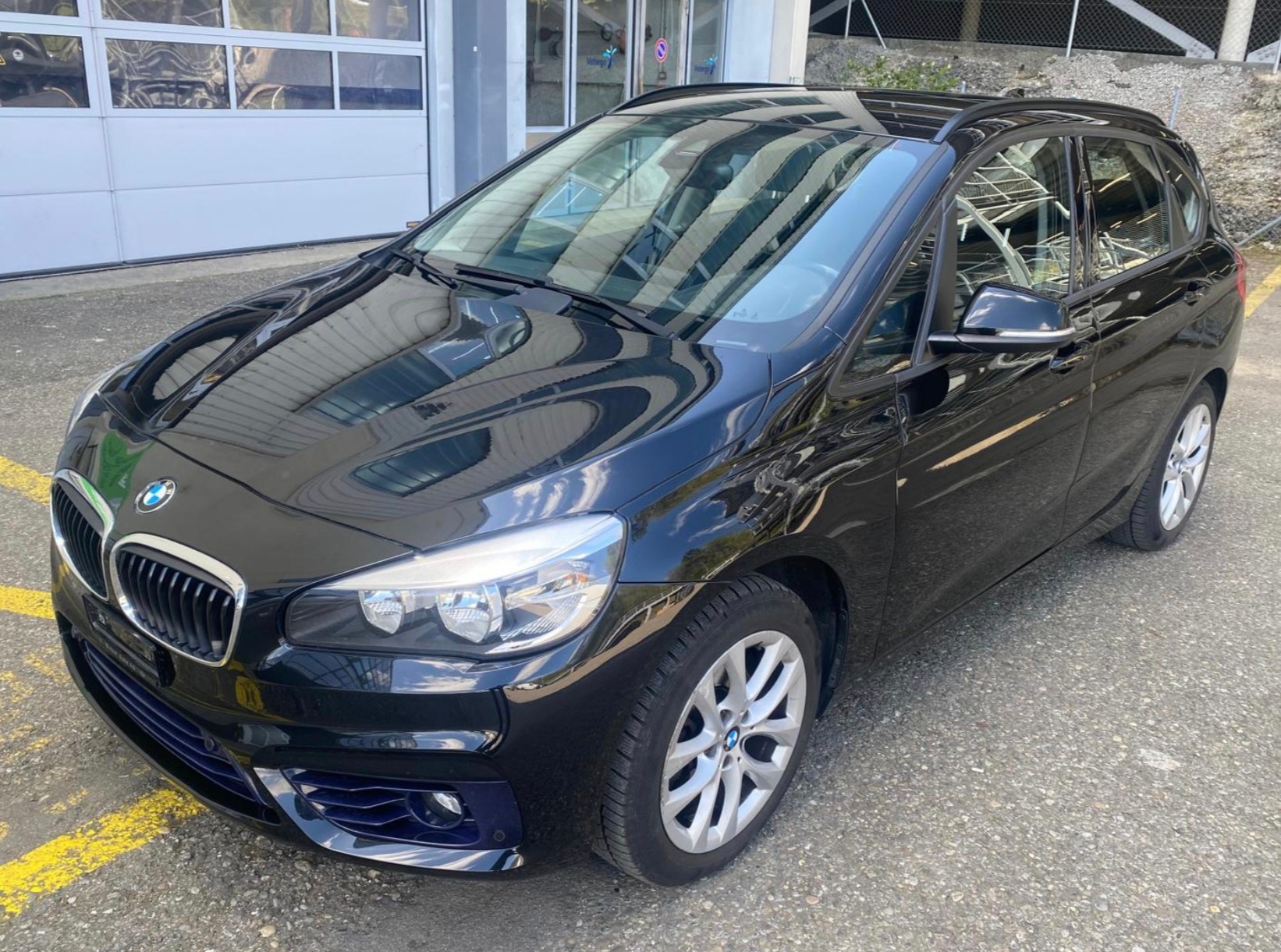 BMW 218d Active Tourer Steptronic-image-1