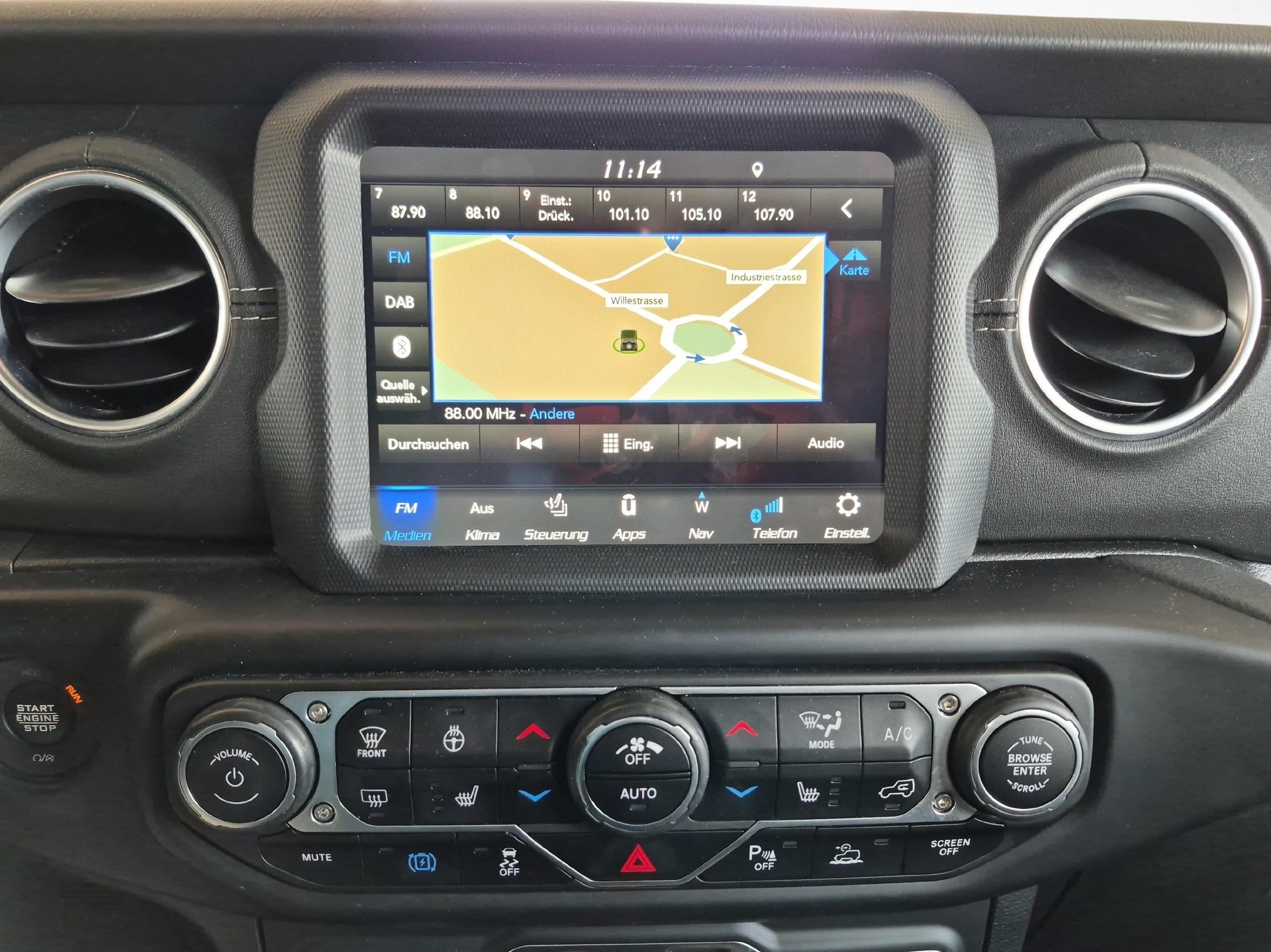 JEEP Wrangler 2.0 Turbo 80th Anniversary / ab 3,99% Leasing bei Abschluss einer Protect Autoversicherung-image-13