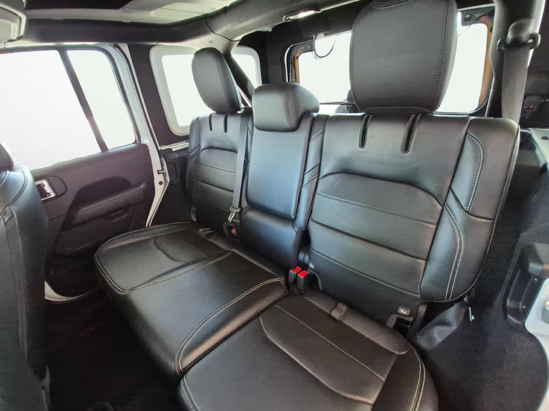 JEEP Wrangler 2.0 Turbo 80th Anniversary / ab 3,99% Leasing bei Abschluss einer Protect Autoversicherung-image-10