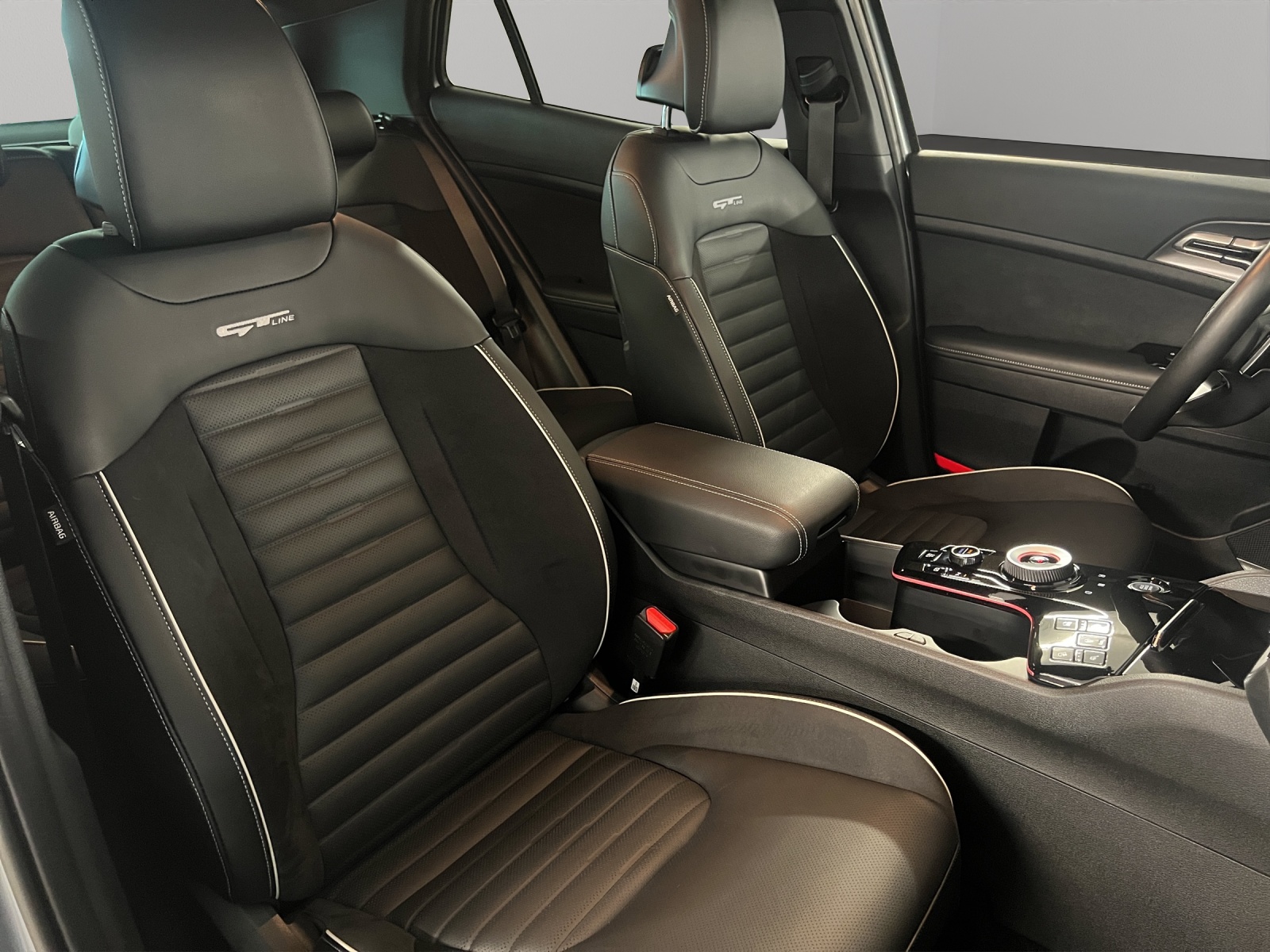 KIA Sportage 1.6 T PHEV GT-Line-image-12