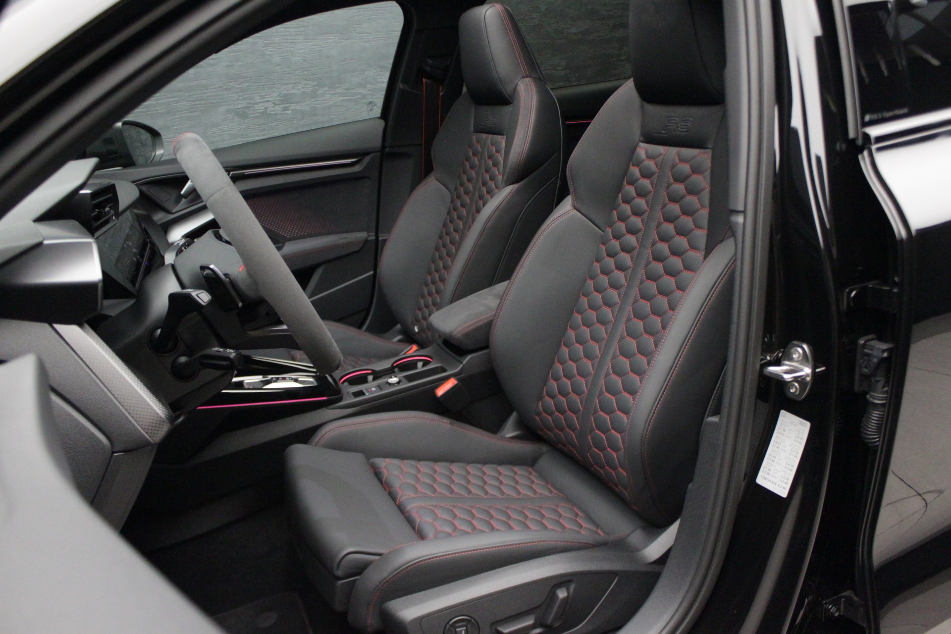 AUDI RS3 Sportback 2.5 TSI quattro S-tronic-image-15