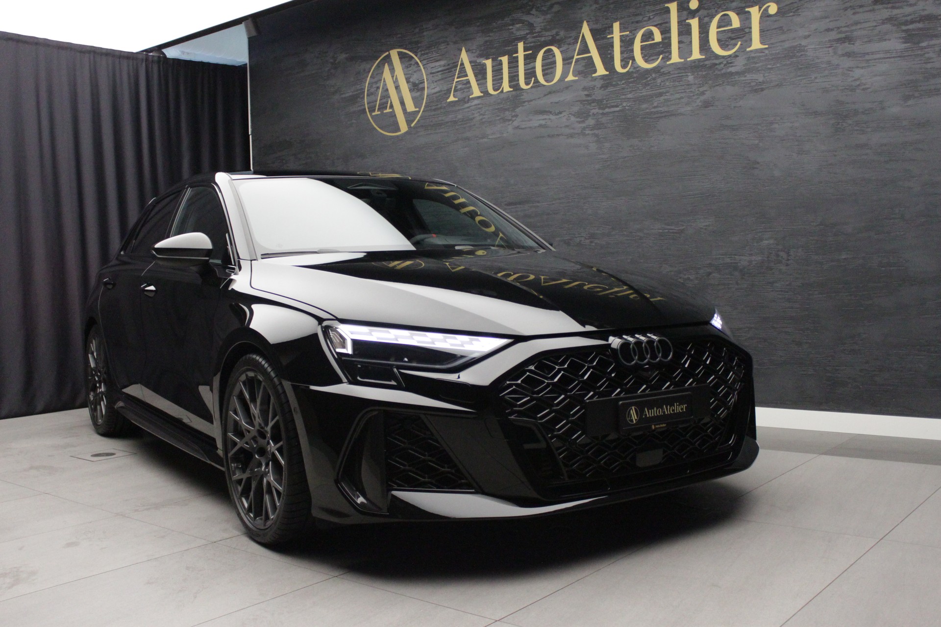 AUDI RS3 Sportback 2.5 TSI quattro S-tronic-showroom-element-3
