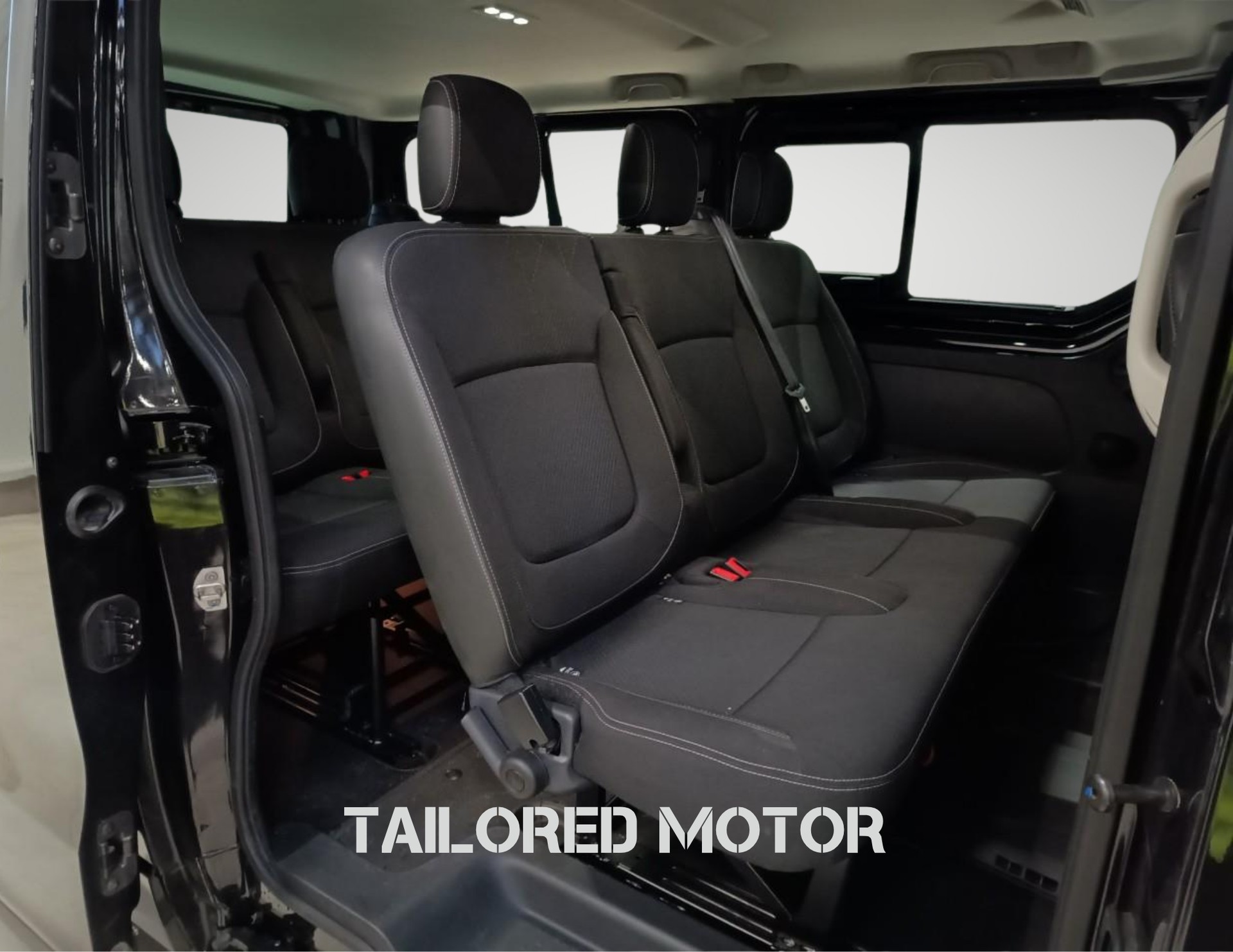 NISSAN Primastar dCi 150 L1H1 8 Pl. Teckna Garantie 2030-image-4