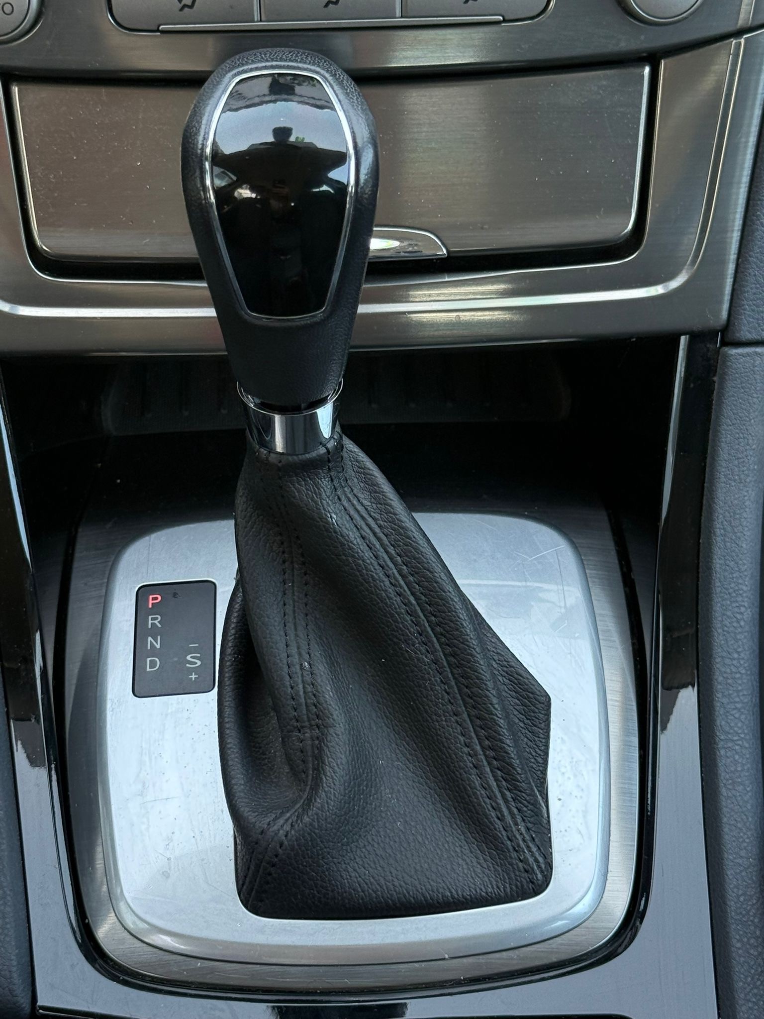 FORD Mondeo 2.0 TDCi 16V Carving Automatic / Anhängerkupplung 2'000kg-image-9