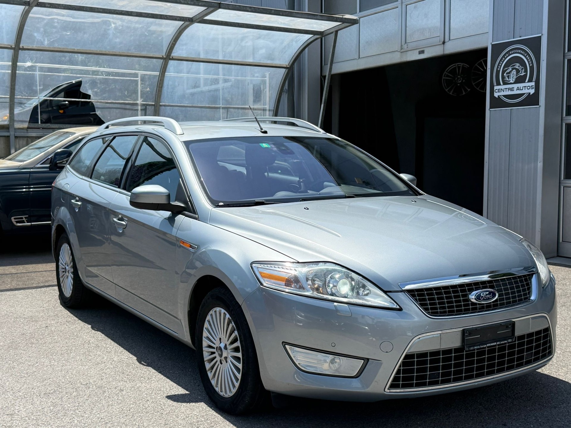 FORD Mondeo 2.0 TDCi 16V Carving Automatic / Anhängerkupplung 2'000kg-showroom-element-1