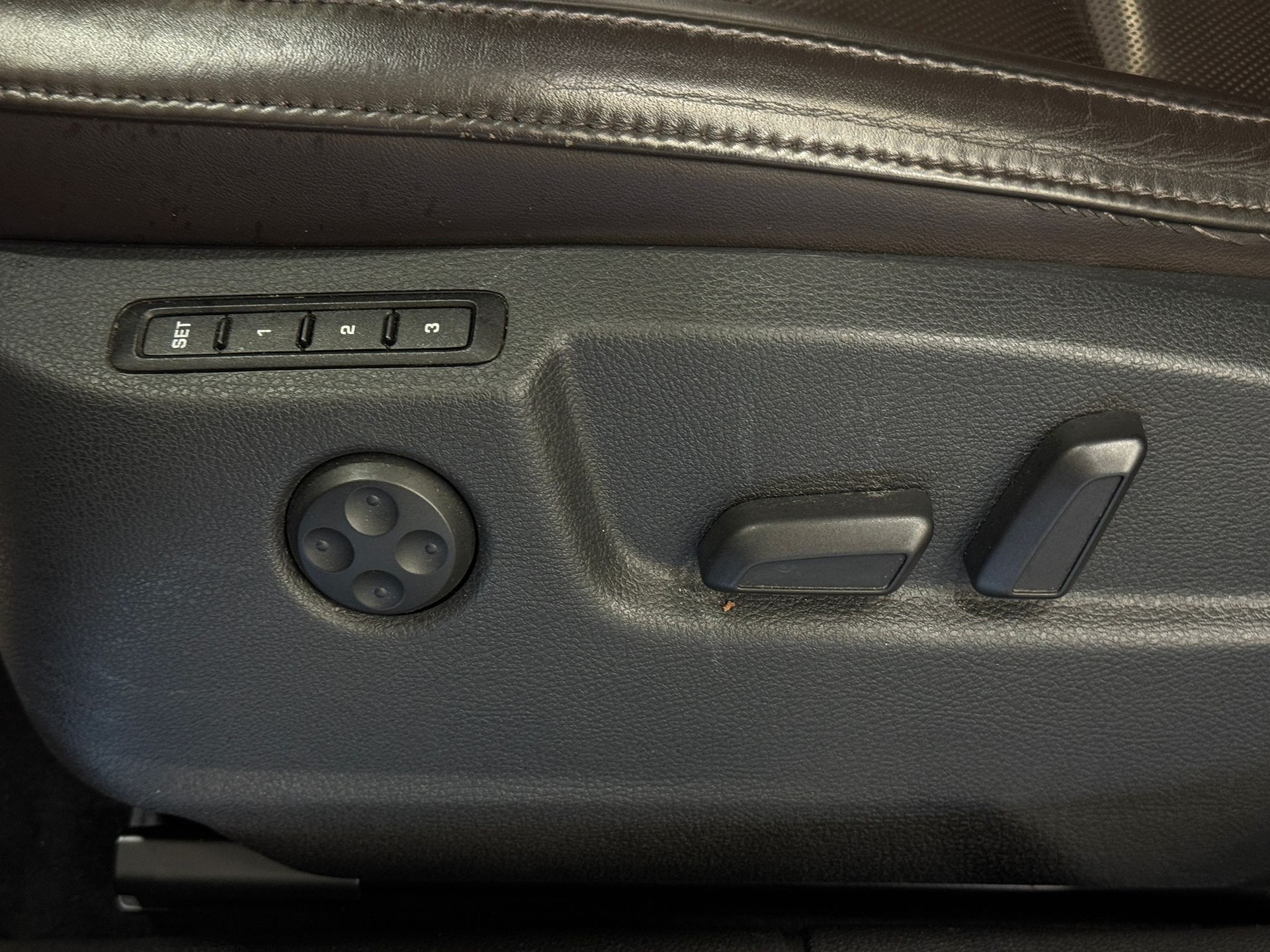 SKODA Superb Combi 2.0 TSI Elegance DSG-image-8