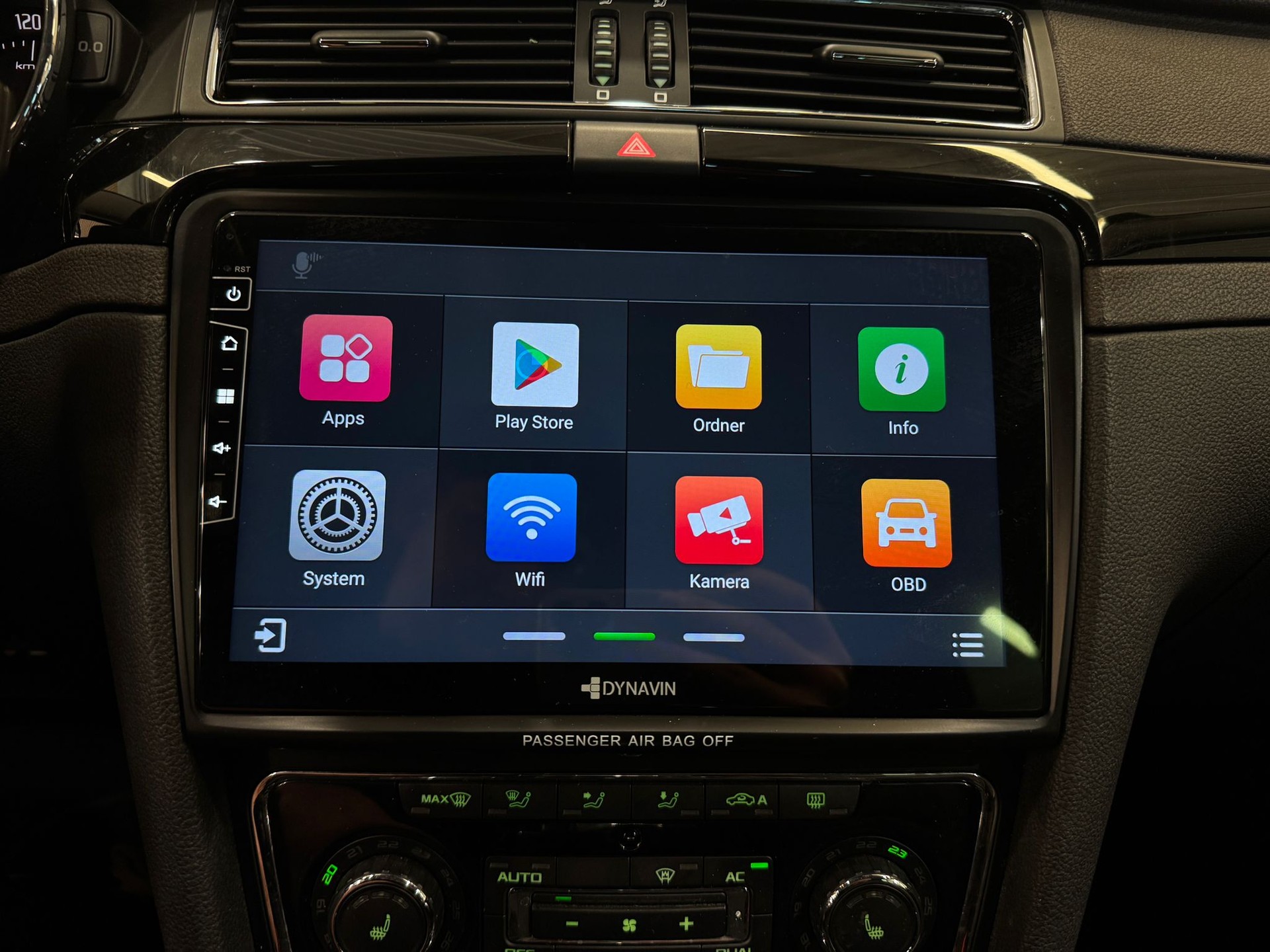 SKODA Superb Combi 2.0 TSI Elegance DSG-image-13