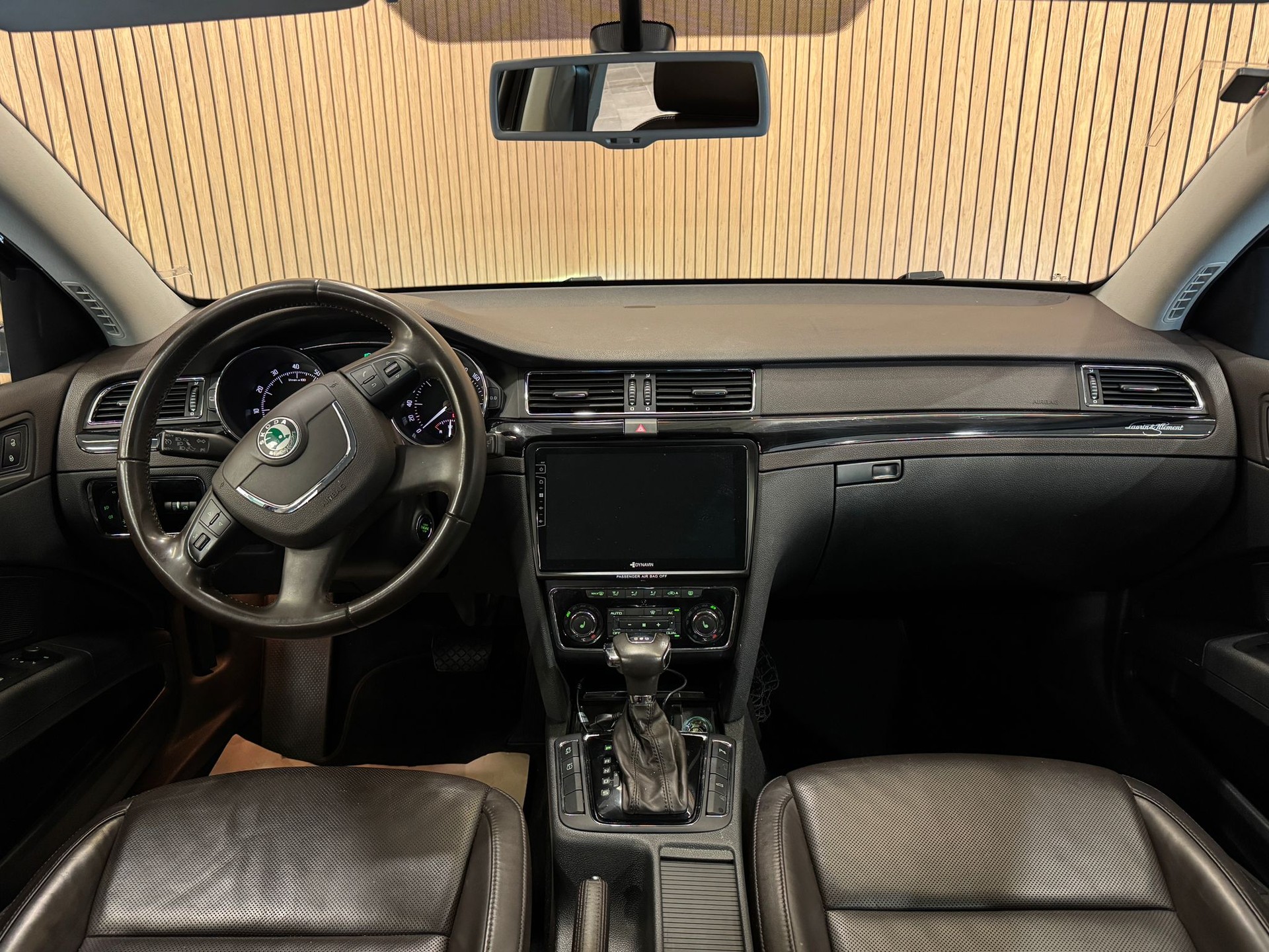 SKODA Superb Combi 2.0 TSI Elegance DSG-image-7
