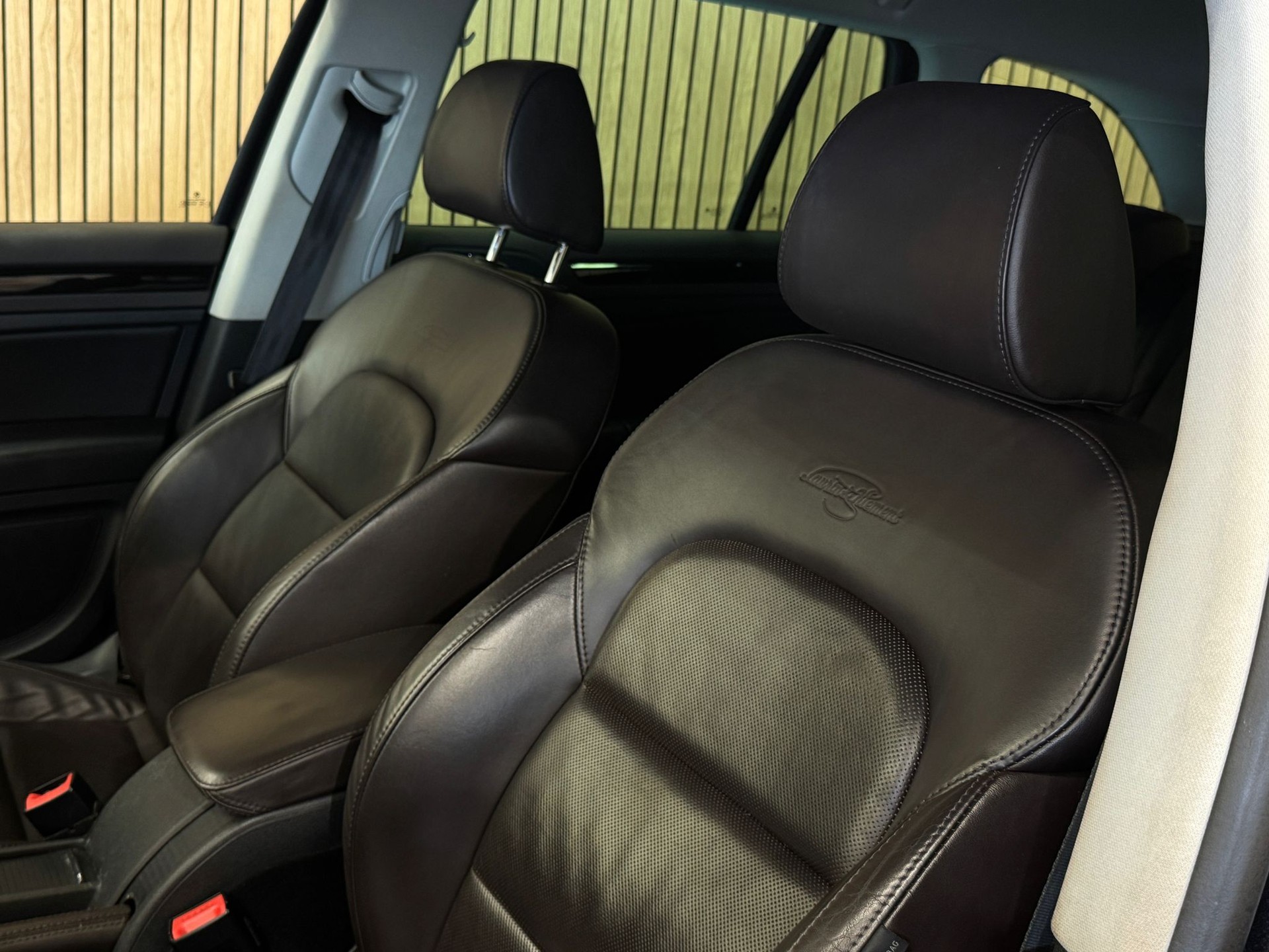 SKODA Superb Combi 2.0 TSI Elegance DSG-image-17