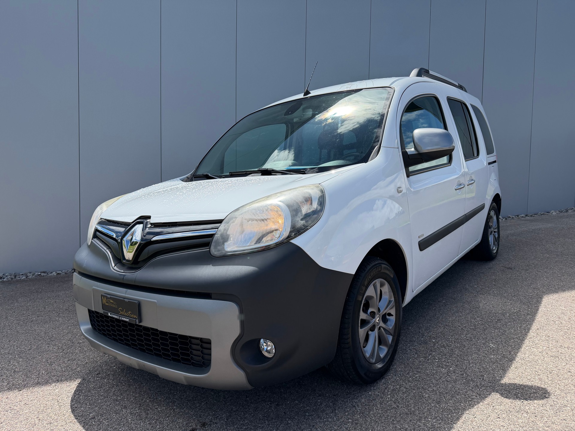 RENAULT Kangoo 1.5 dCi Swiss Edition-showroom-element-1