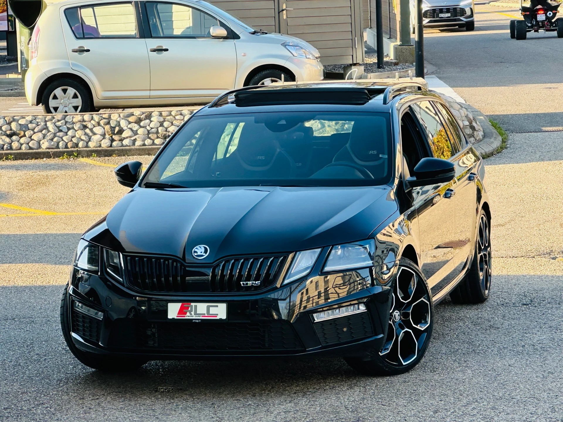 SKODA Octavia Combi 2.0 TSI RS DSG-showroom-element-3