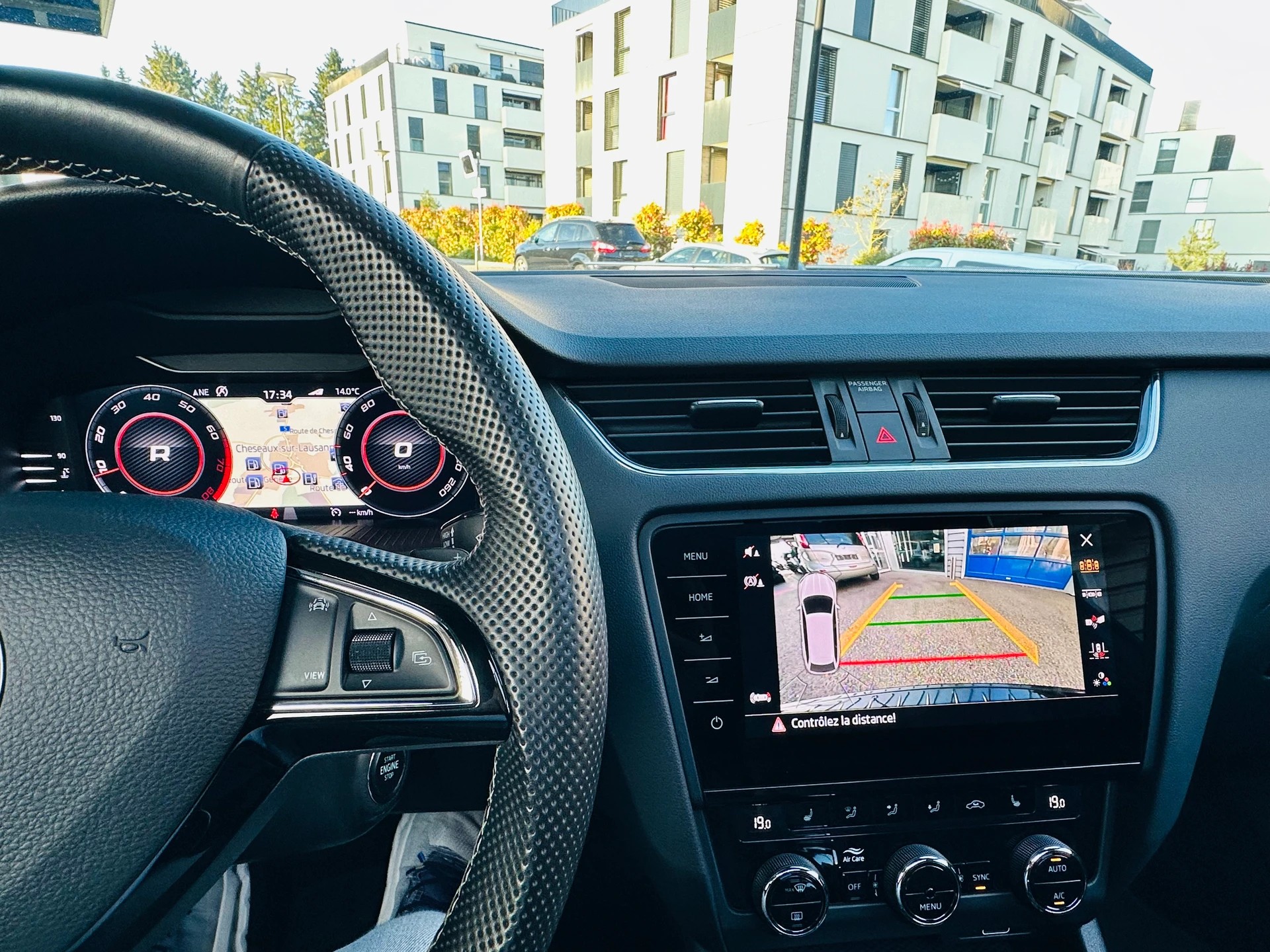 SKODA Octavia Combi 2.0 TSI RS DSG-image-14