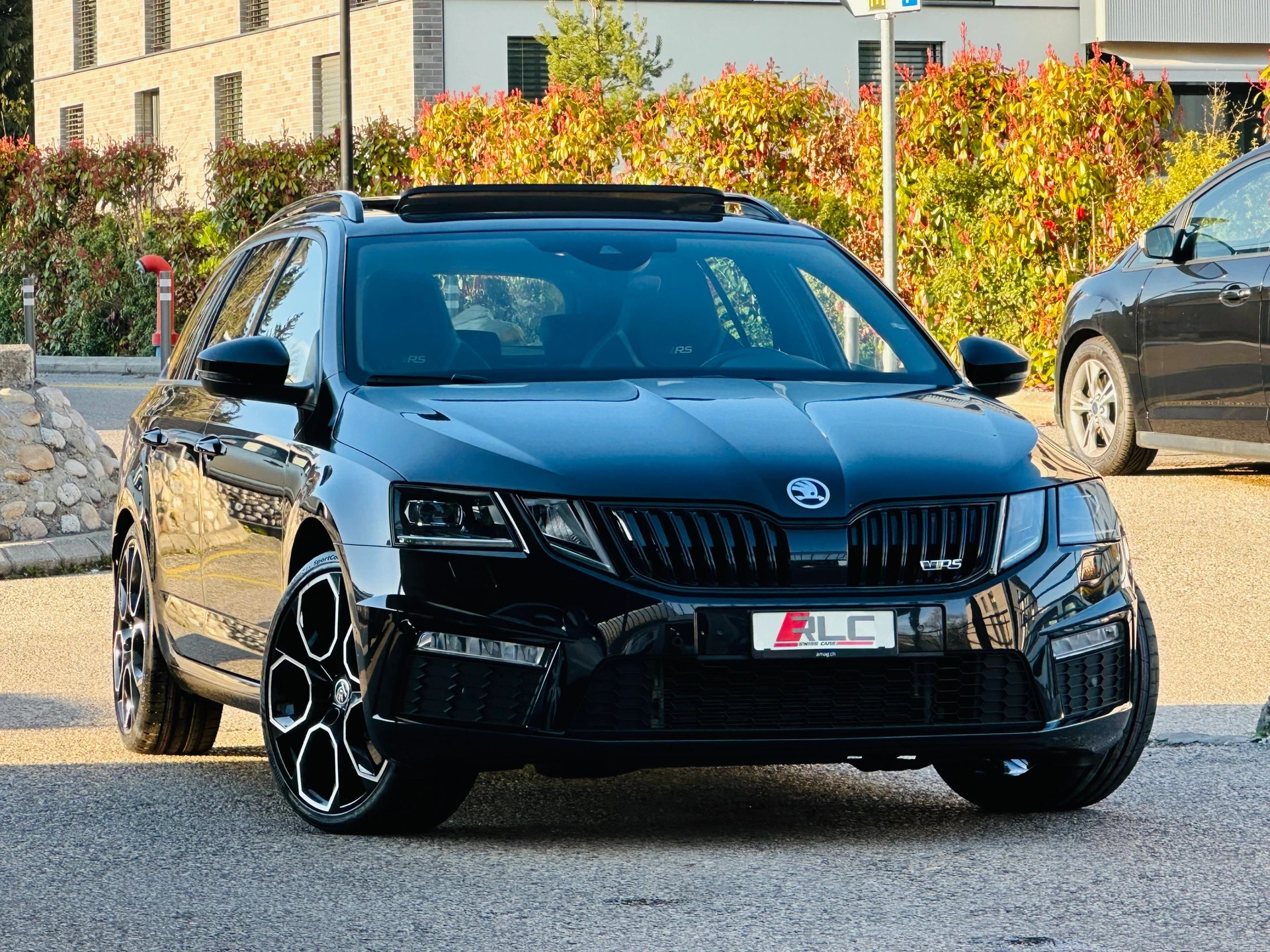 SKODA Octavia Combi 2.0 TSI RS DSG-showroom-element-1