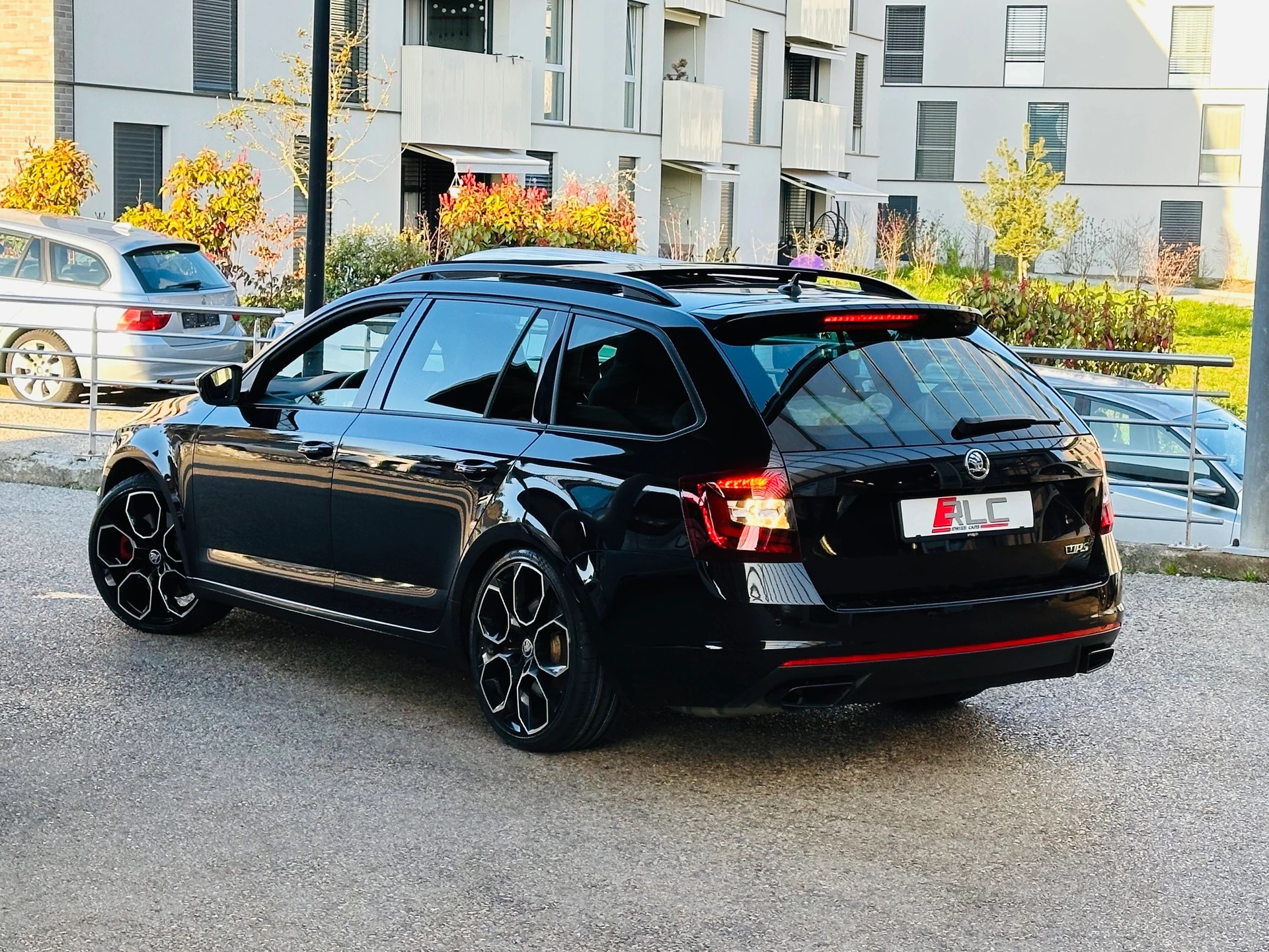 SKODA Octavia Combi 2.0 TSI RS DSG-image-10