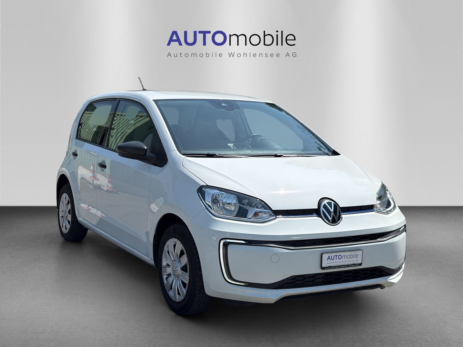 VW e-Up-showroom-element-3