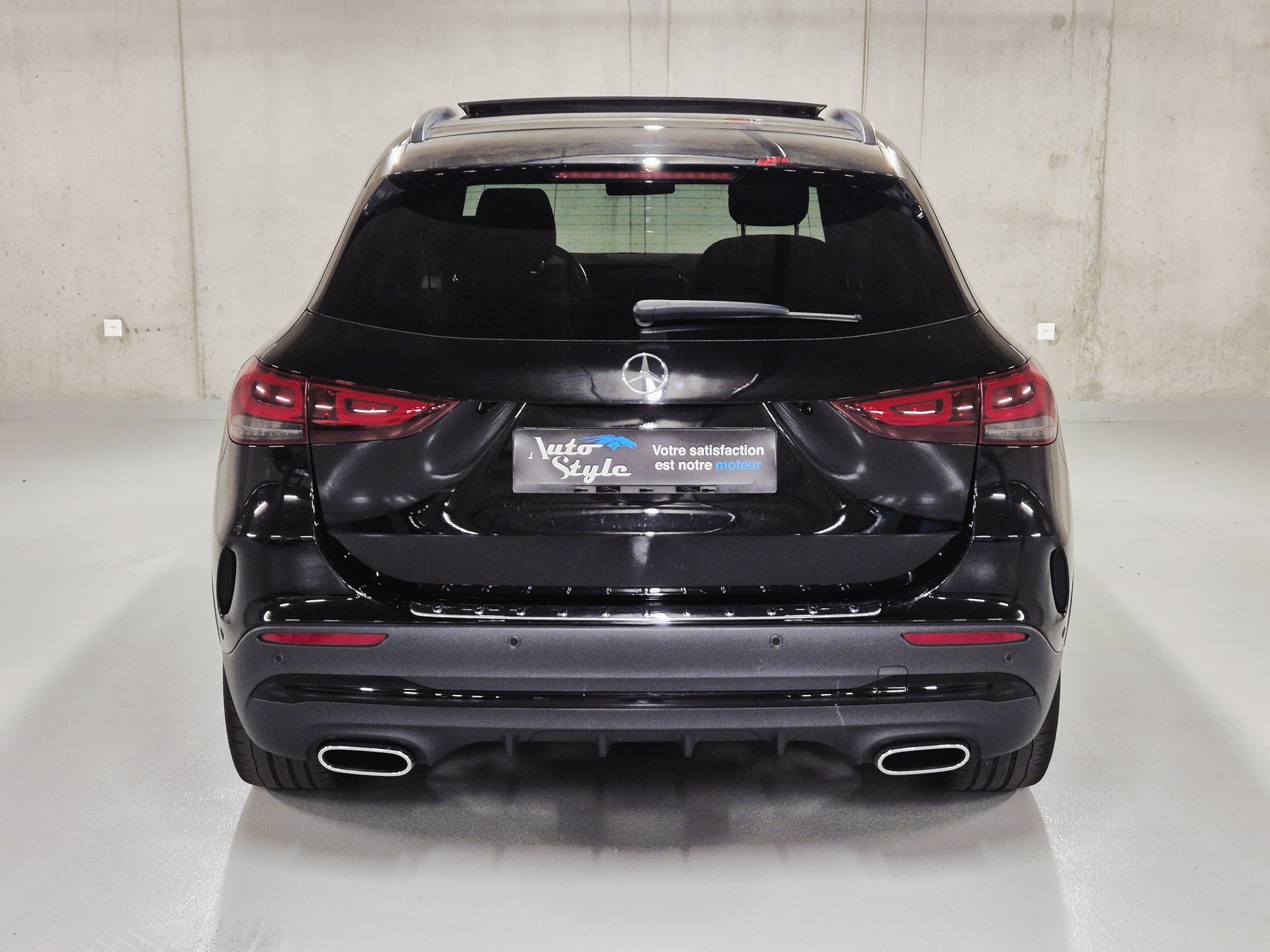 MERCEDES-BENZ GLA 200 AMG Line 7G-DCT-image-6
