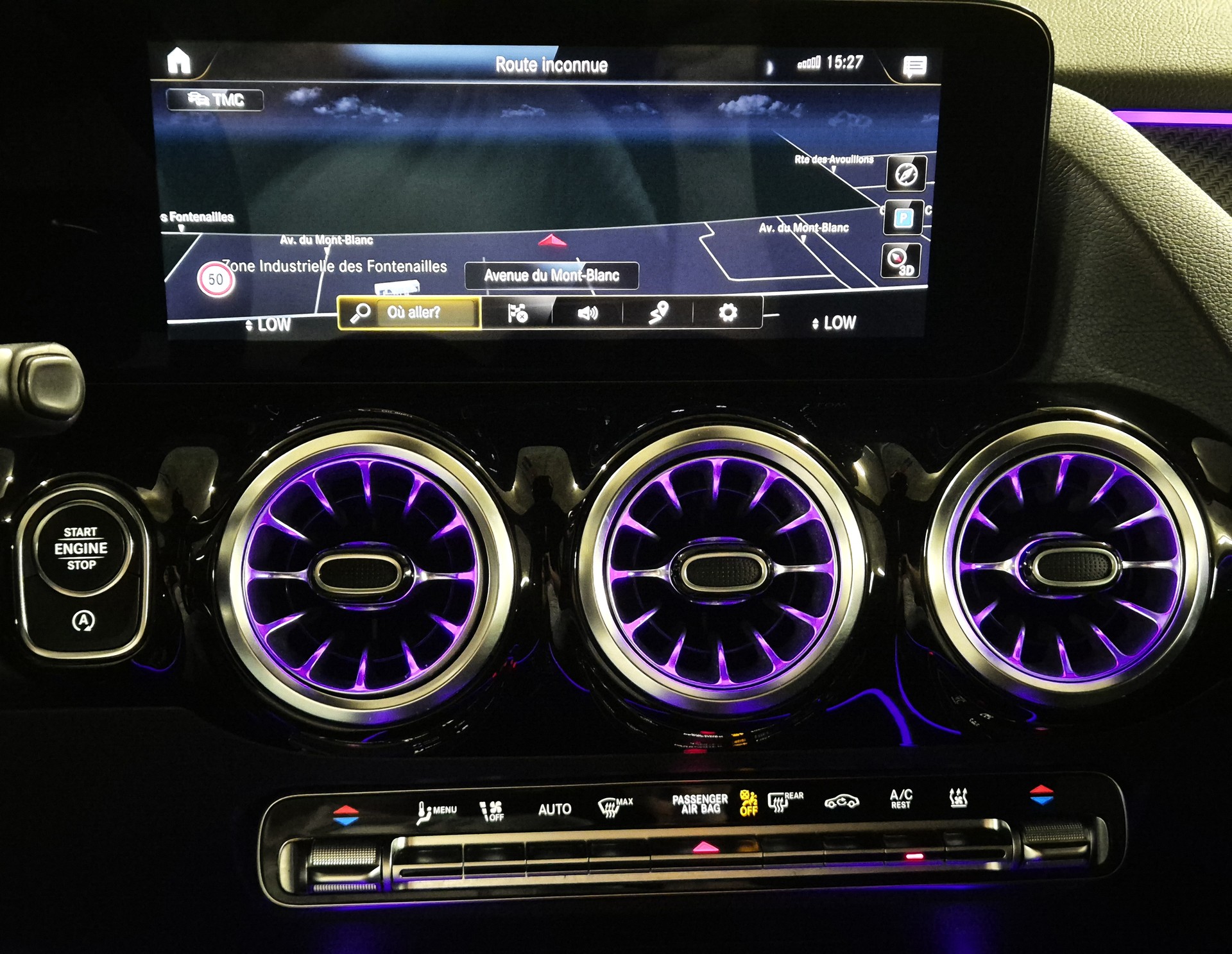 MERCEDES-BENZ GLA 200 AMG Line 7G-DCT-image-16