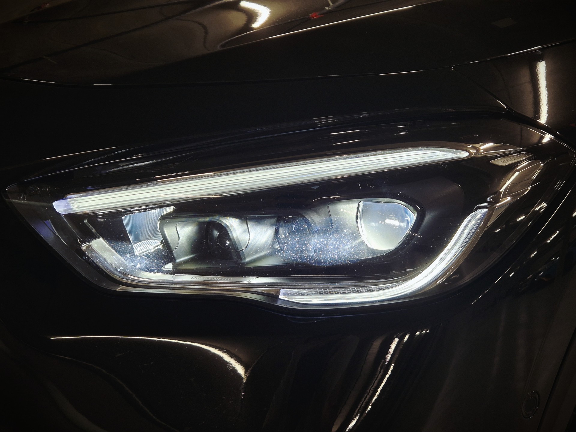 MERCEDES-BENZ GLA 200 AMG Line 7G-DCT-showroom-element-2