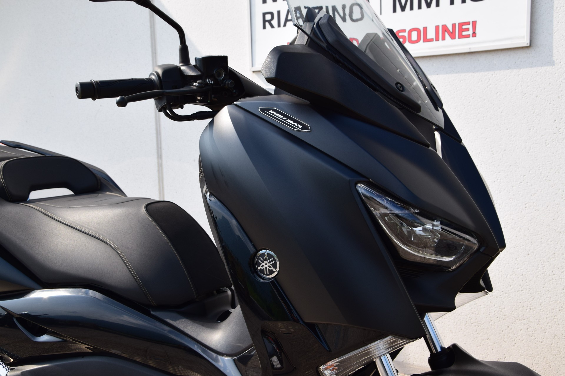 YAMAHA X-Max 300 Iron Max ABS-image-8
