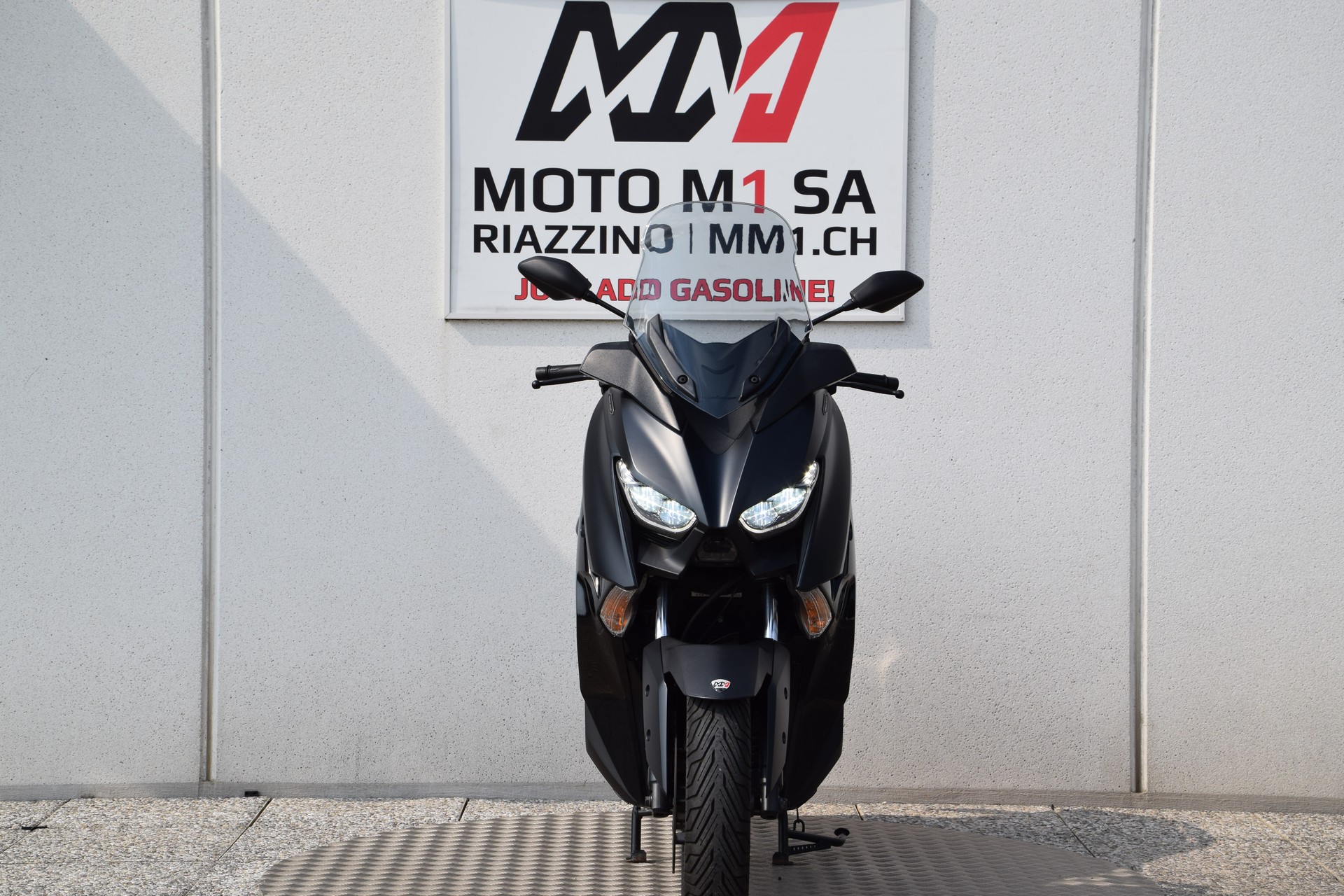 YAMAHA X-Max 300 Iron Max ABS-image-2