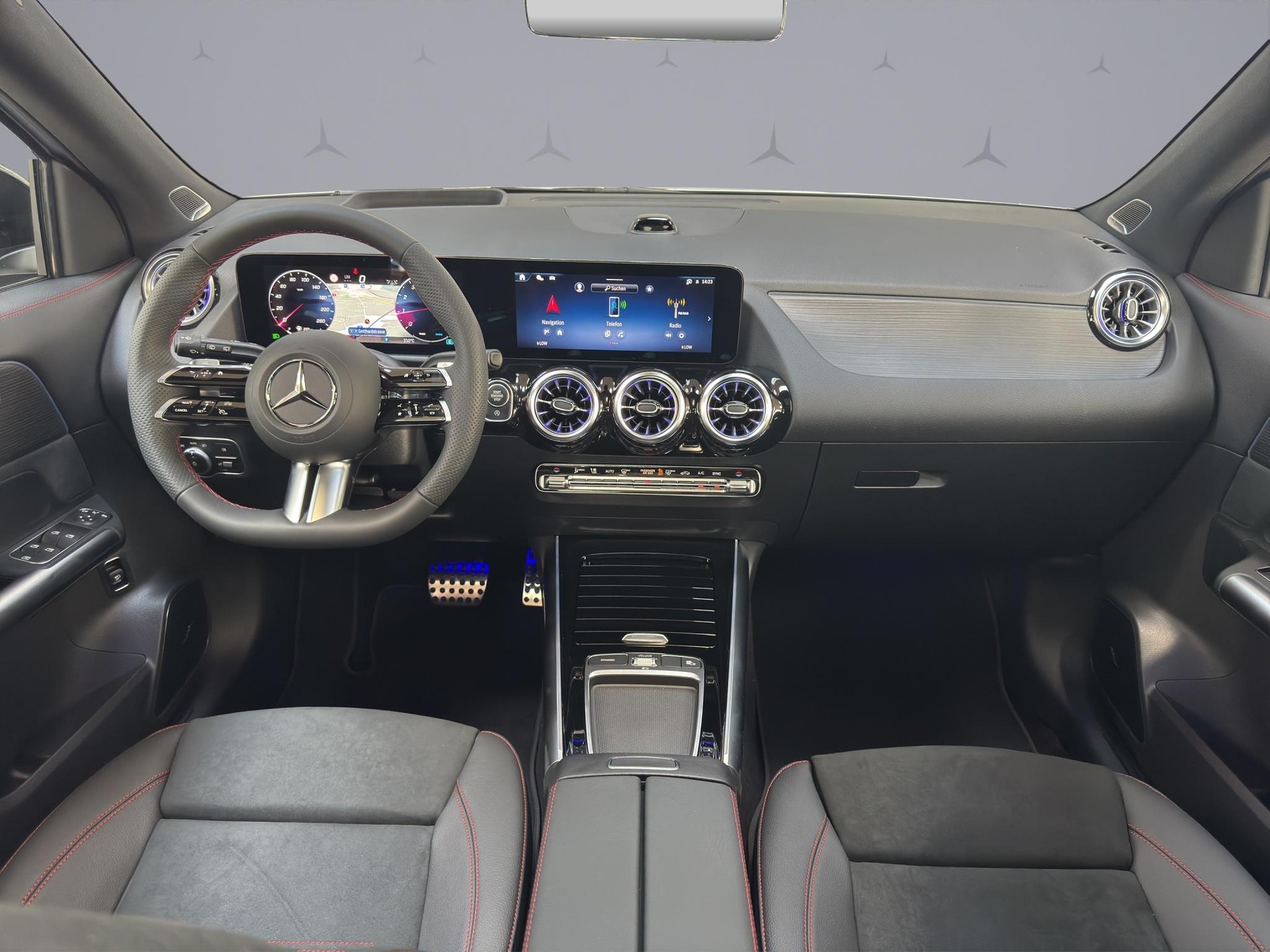 MERCEDES-BENZ GLA 250 Swiss Star AMG Line 4matic-image-12