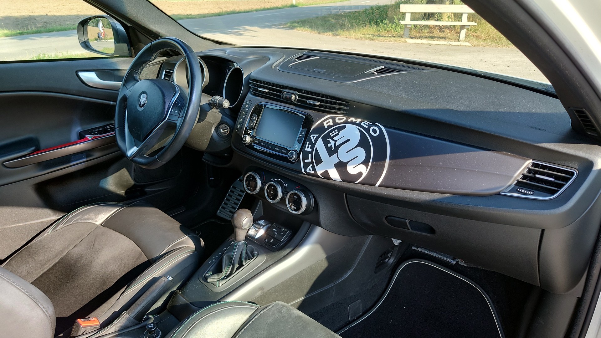 ALFA ROMEO Giulietta 1750 TBi Quadrifoglio Verde TCT-image-10