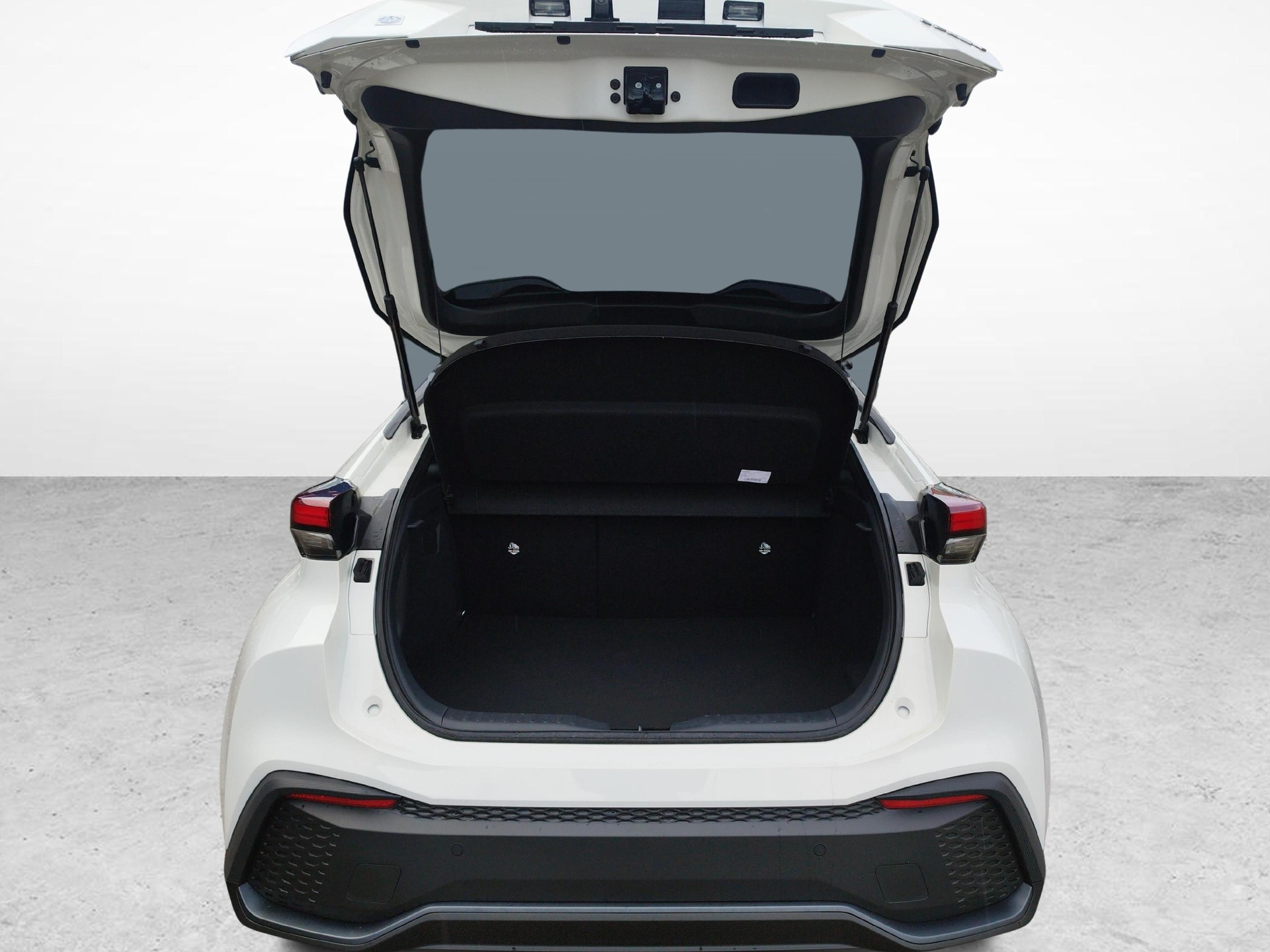 TOYOTA C-HR 2.0 PHEV Swiss Edition-image-12