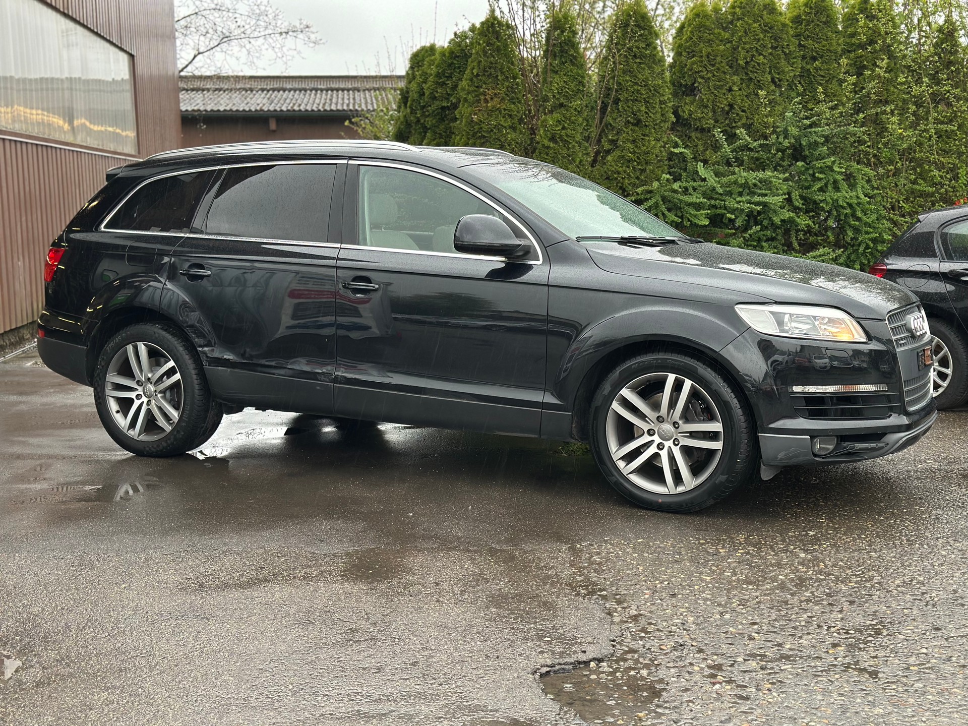 AUDI Q7 4.2 FSI quattro tiptronic-image-1