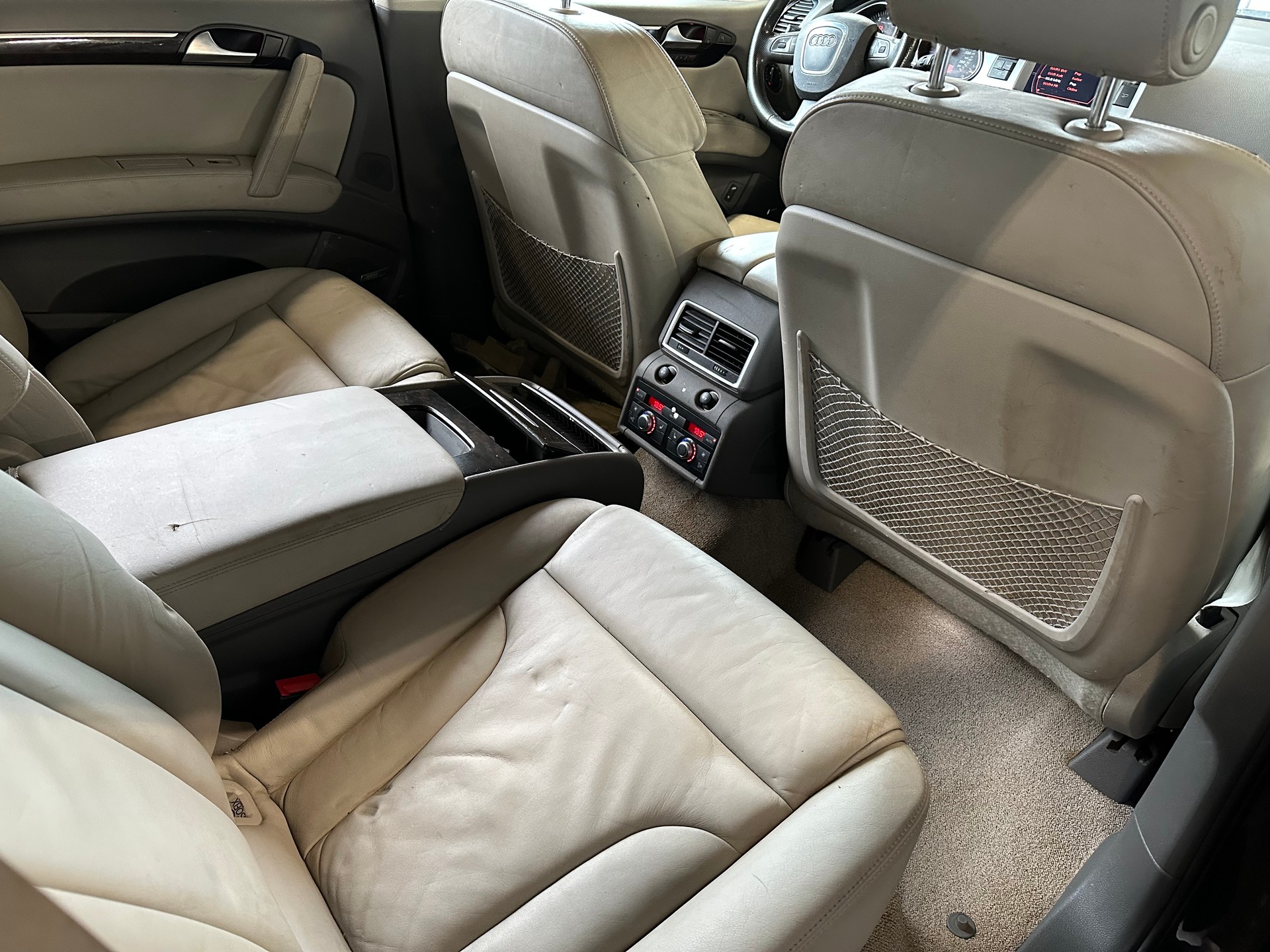 AUDI Q7 4.2 FSI quattro tiptronic-image-11