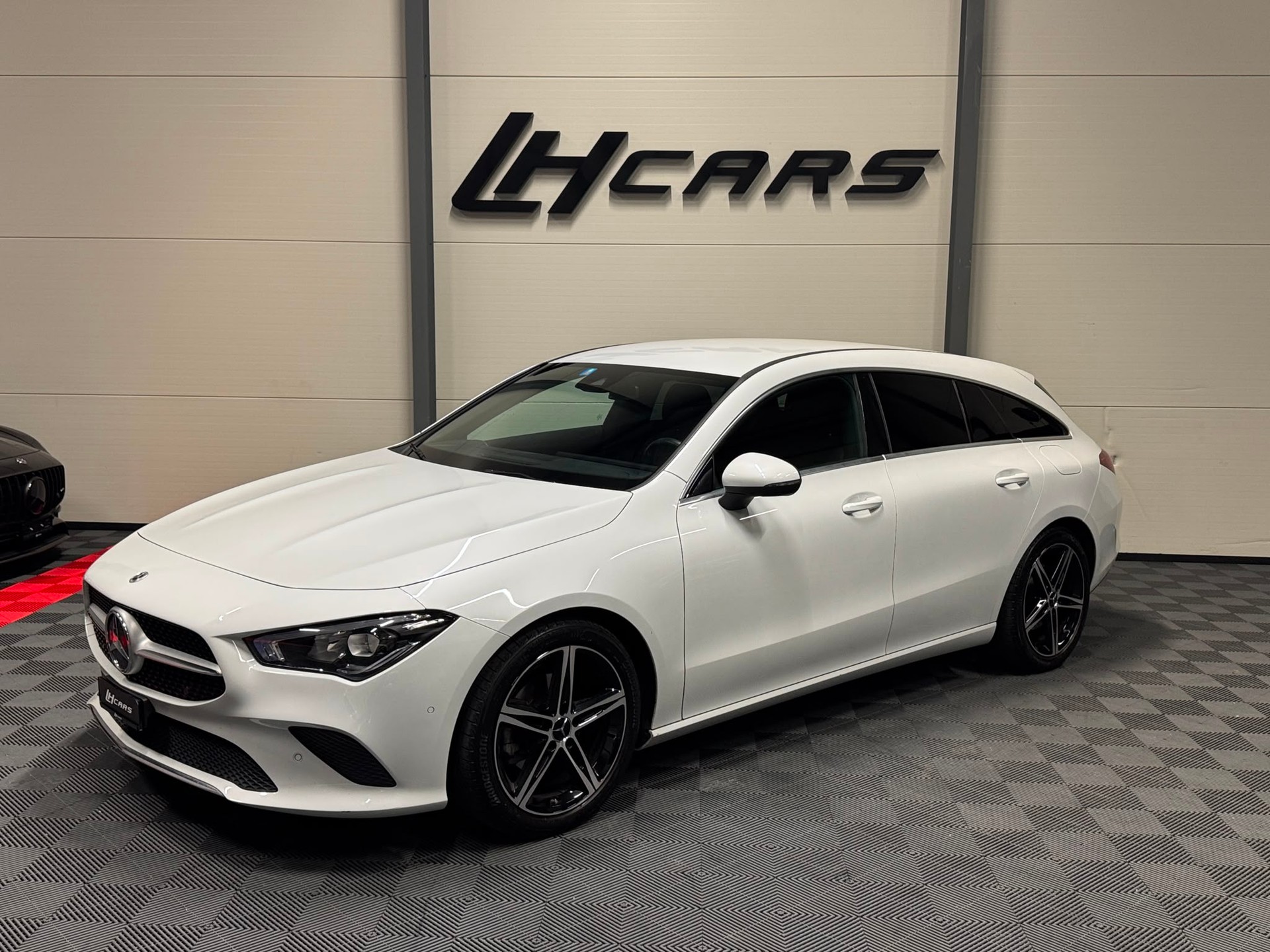 MERCEDES-BENZ CLA 180 Progressive Shooting Brake