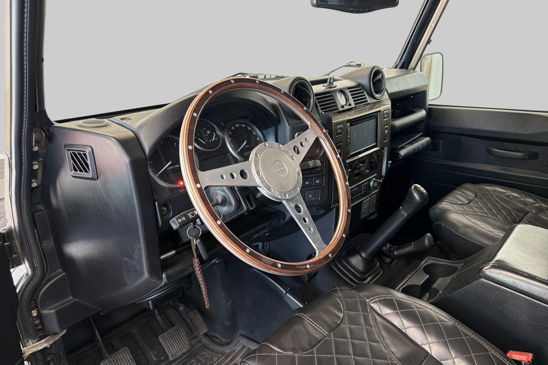 LAND ROVER Defender 110 2.4 Td4 Station Wagon-image-8