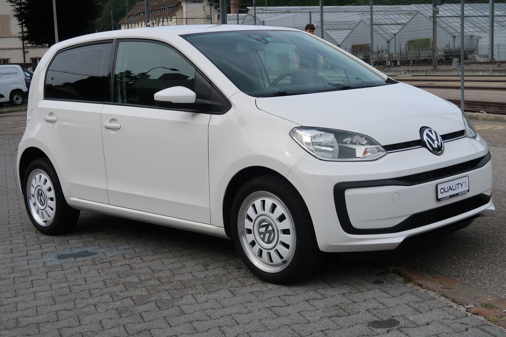VW Up 1.0 move up-showroom-element-2