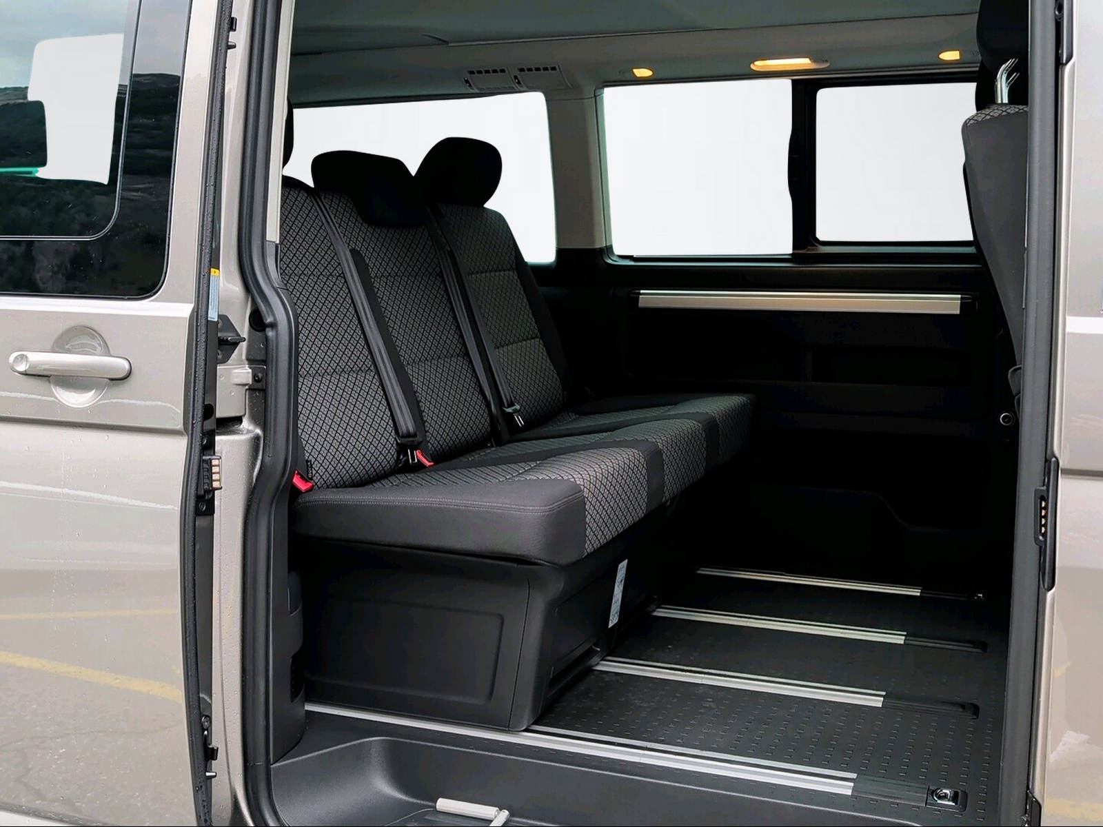 VW T6.1 2.0 TDI 150 Beach Liberty DSG-image-11