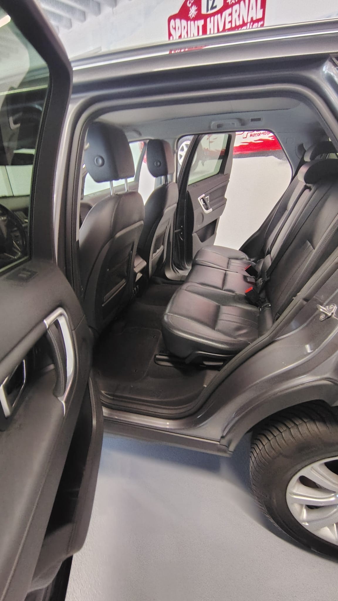 LAND ROVER Discovery Sport 2.2TD4 HSE AT9-image-11