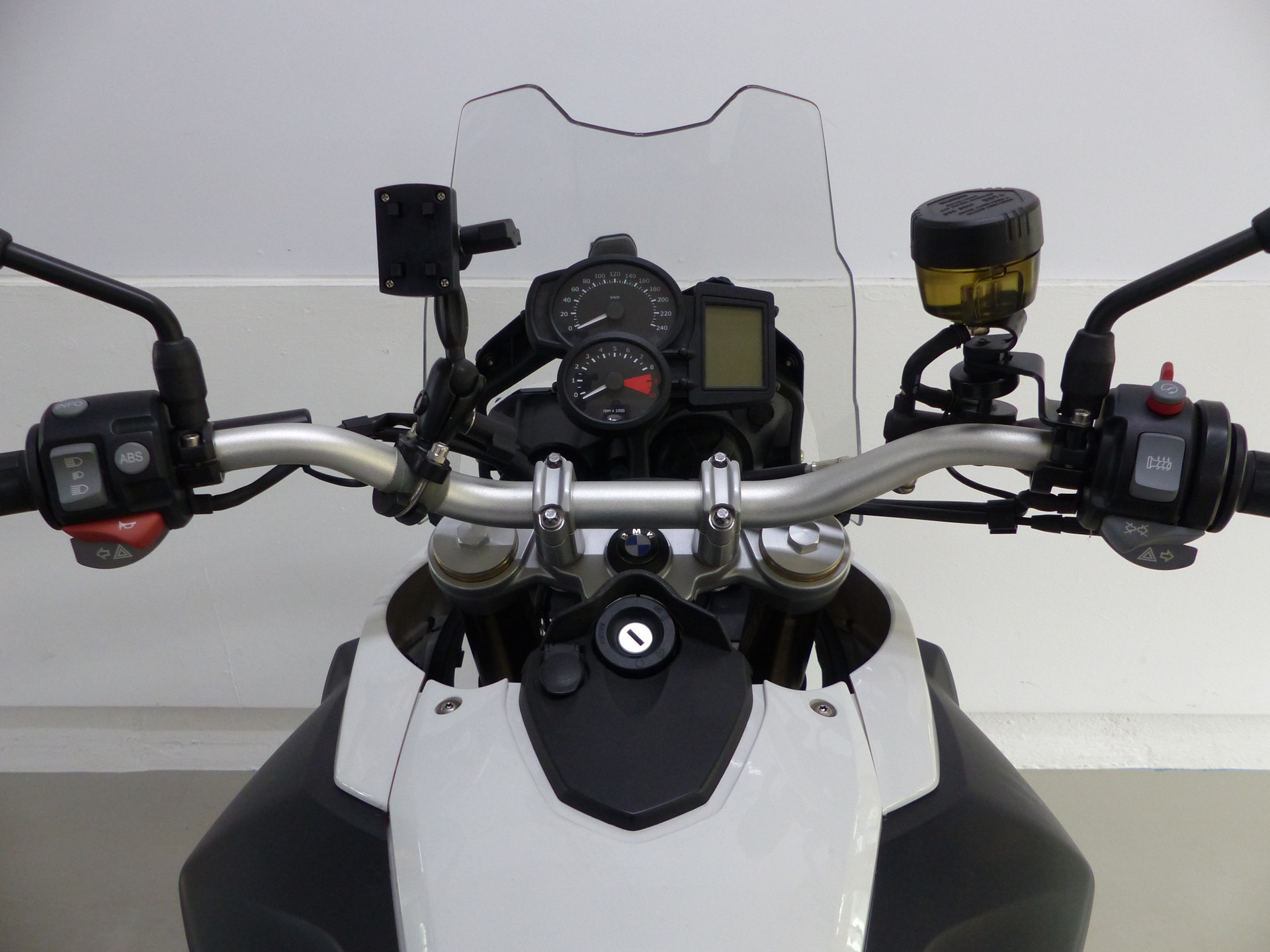 BMW F 800 GS-image-9