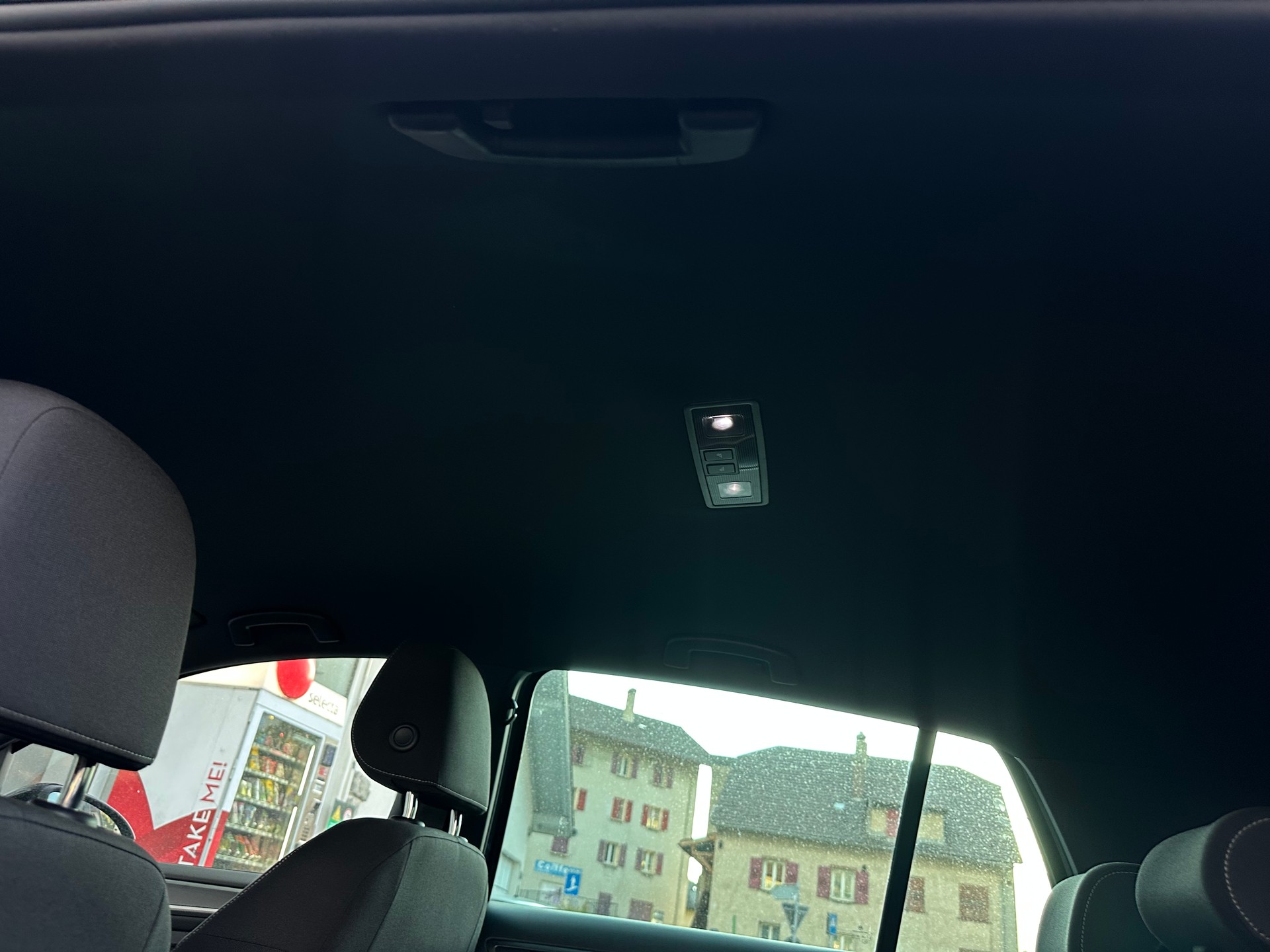 VW Golf 2.0 TDI Cup R-Line 4Motion-image-14